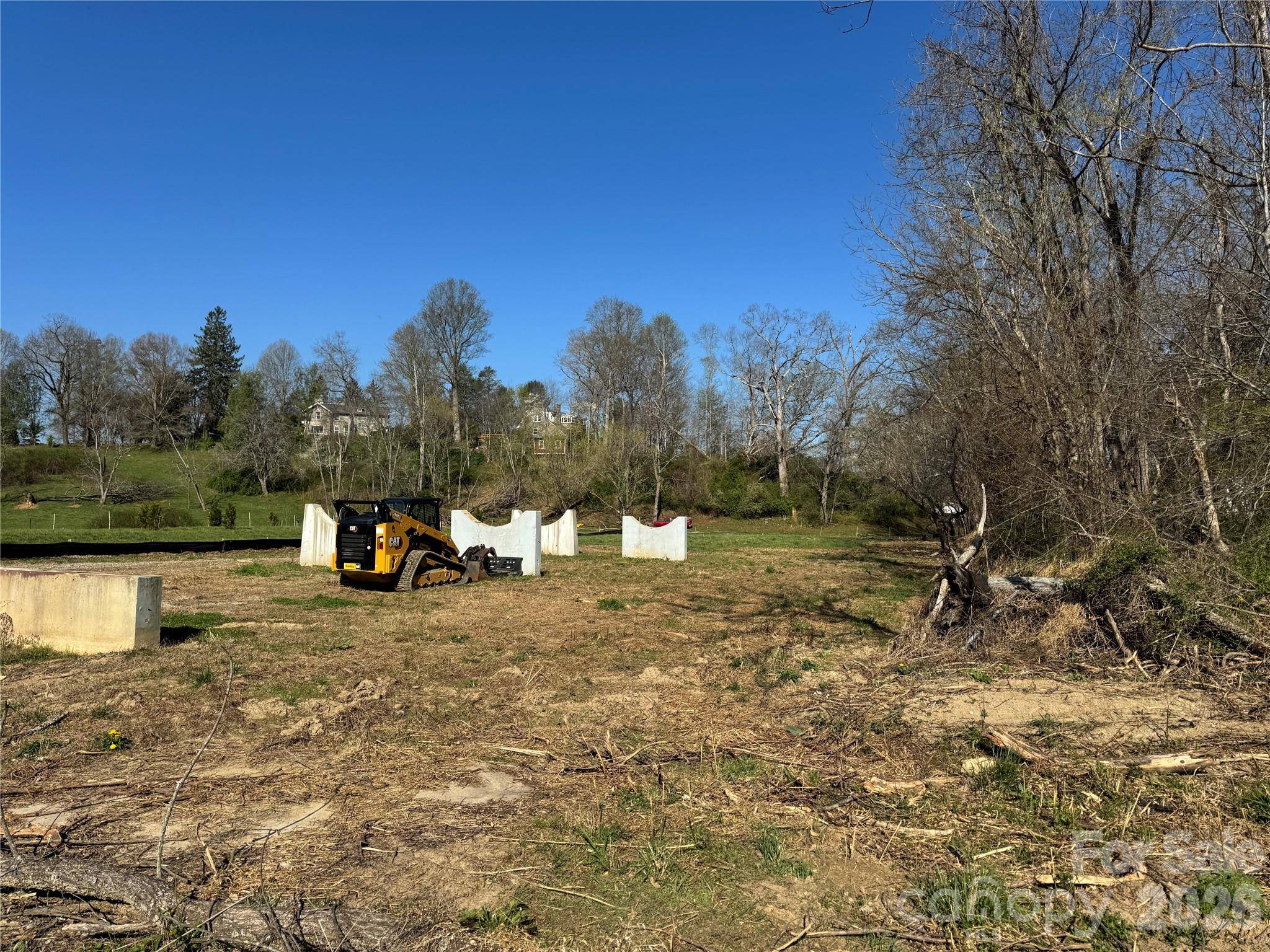 65 Mills Gap RD, Fletcher, NC 28732