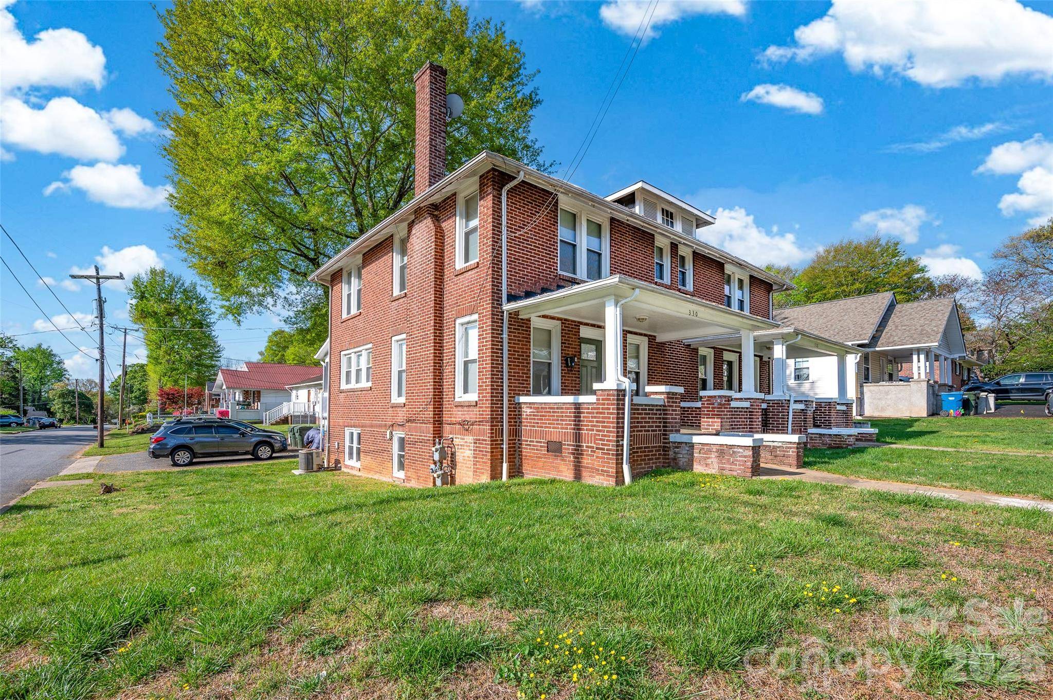 328-330 3rd AVE SE, Hickory, NC 28602