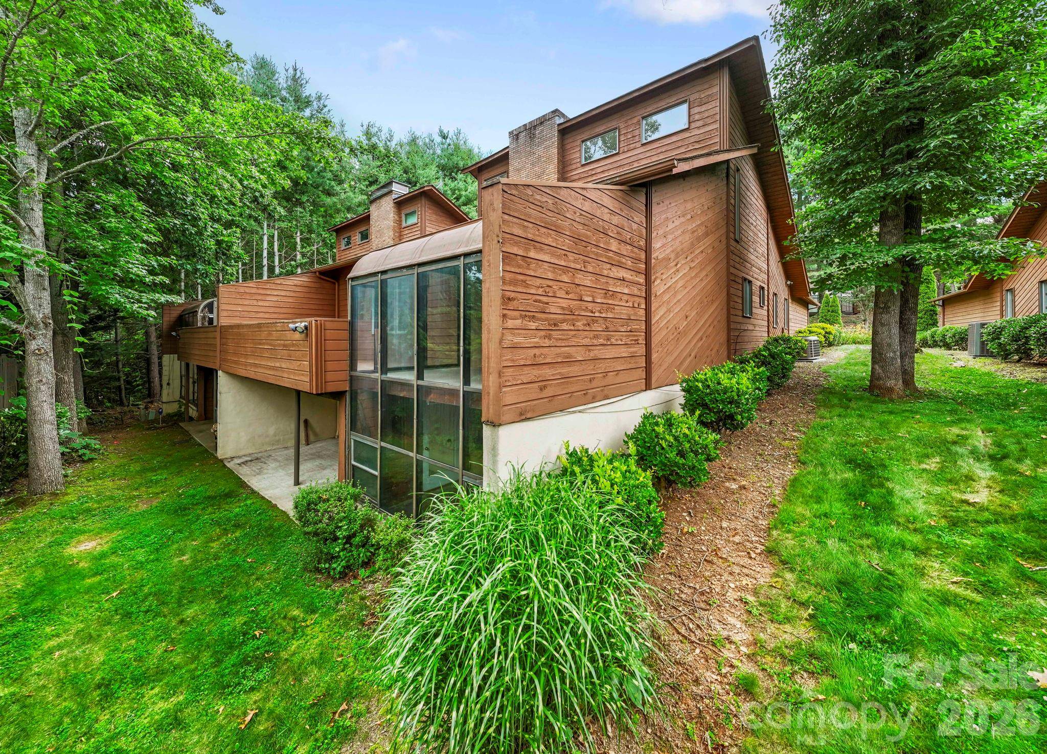 204 Woodfield DR, Asheville, NC 28803
