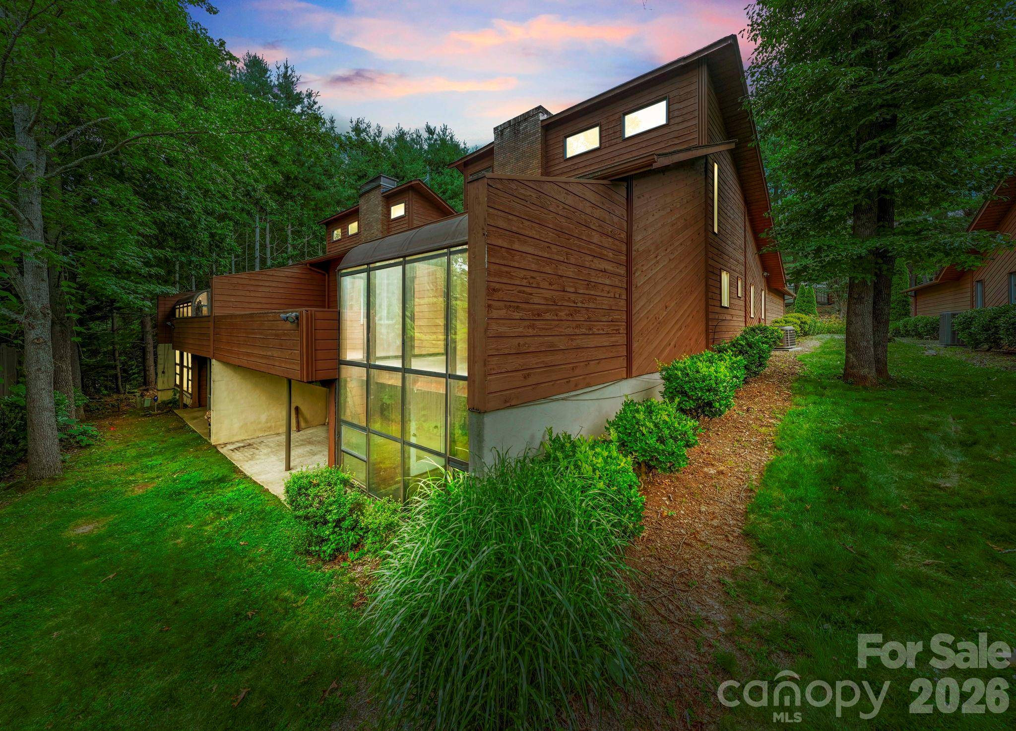 204 Woodfield DR, Asheville, NC 28803