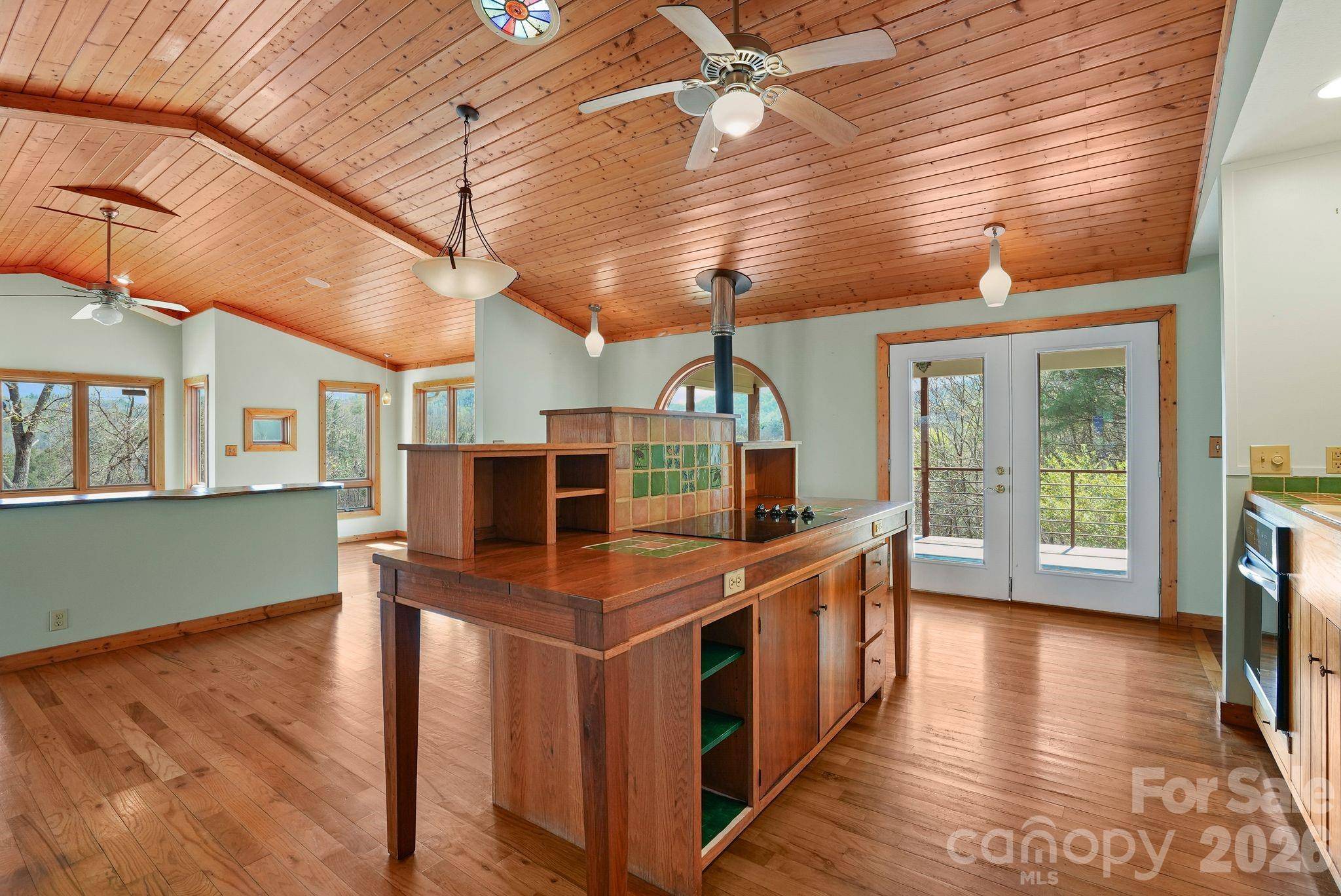 310 Burr RDG, Marshall, NC 28753