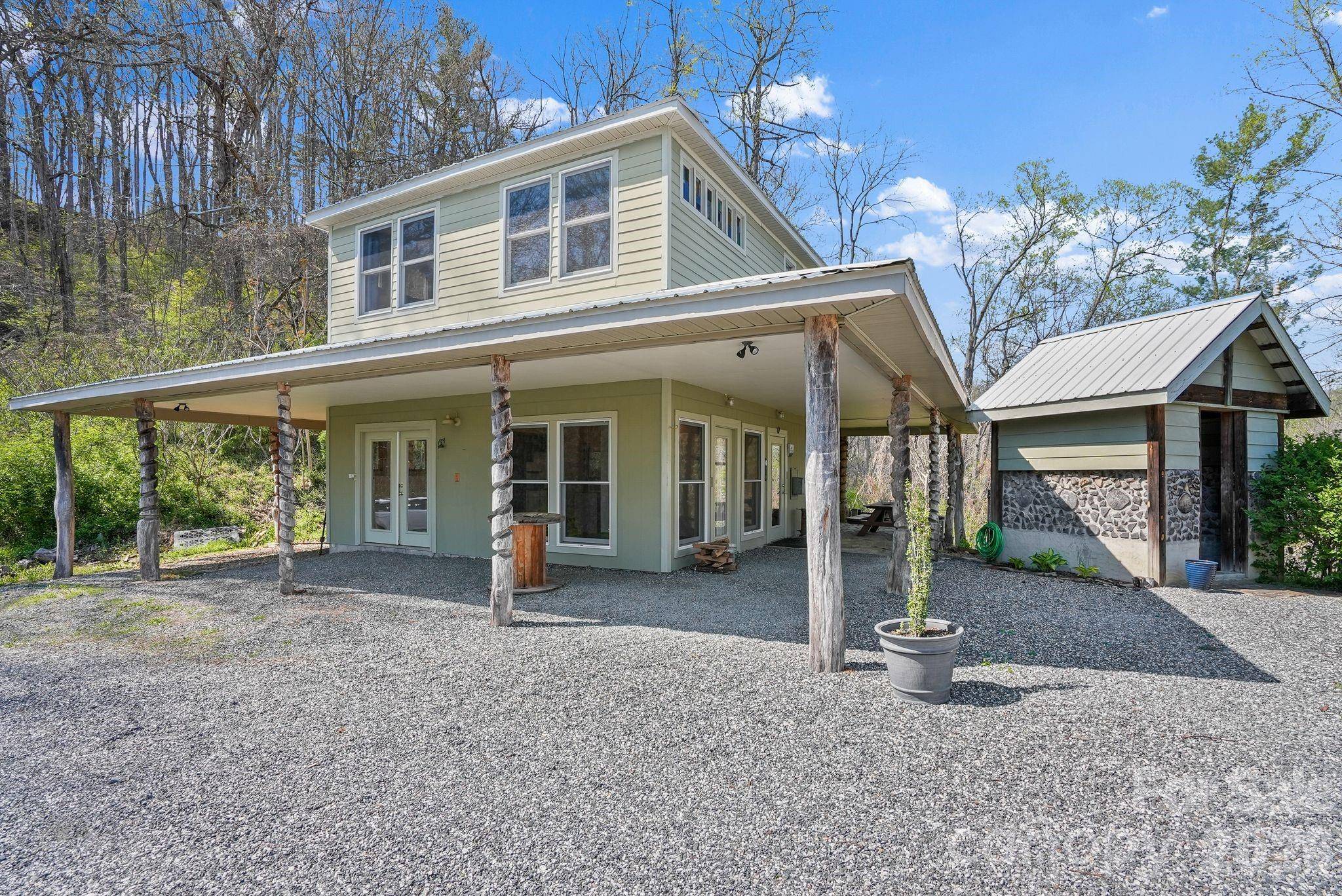 310 Burr RDG, Marshall, NC 28753