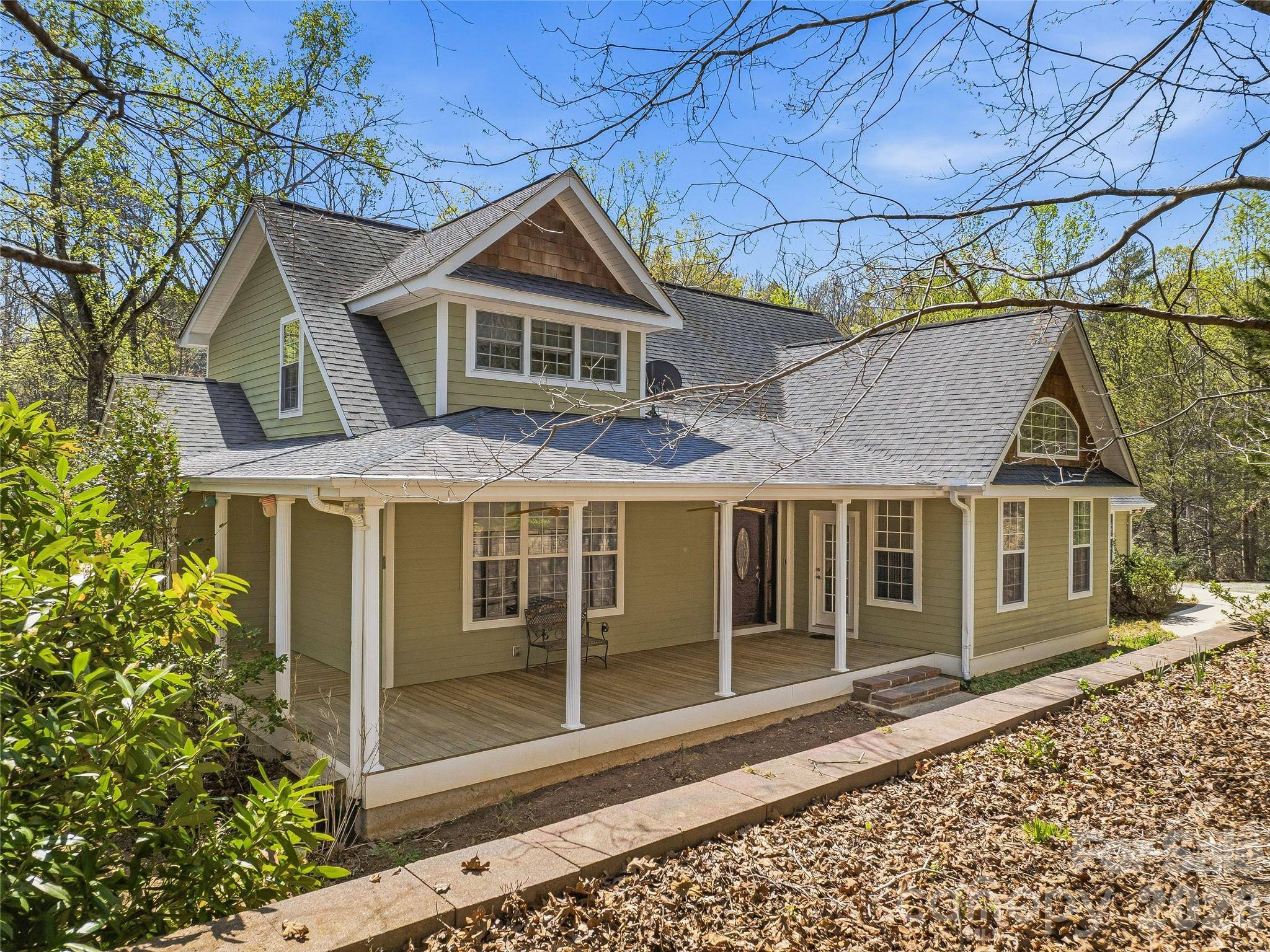 196 Blackbird LN, Tryon, NC 28782