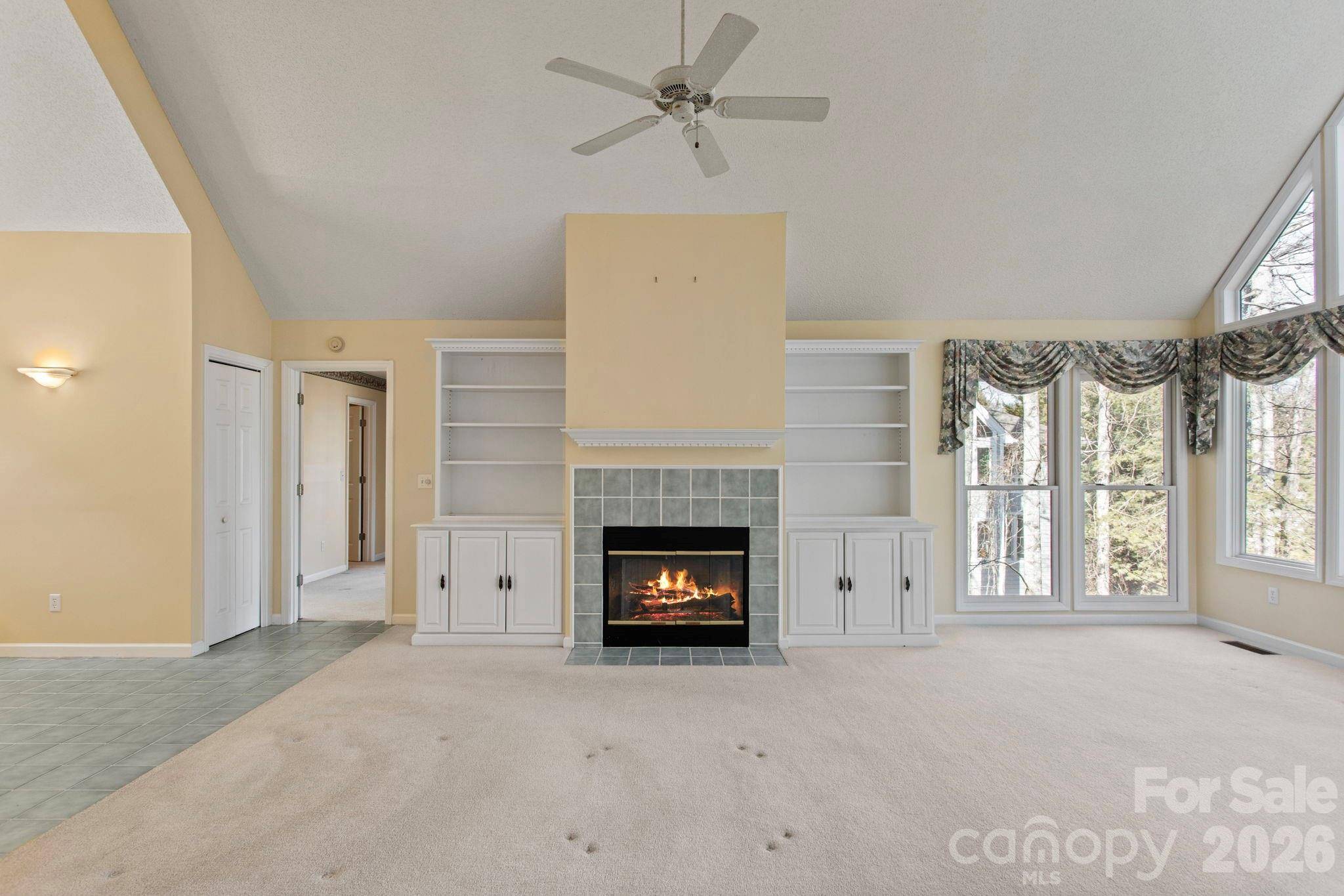 514 Cobblestone LN, Flat Rock, NC 28731