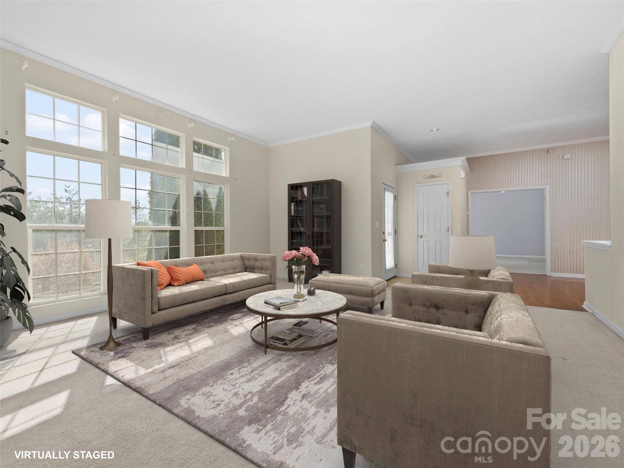 21 Old Applewood LN, Hendersonville, NC 28739