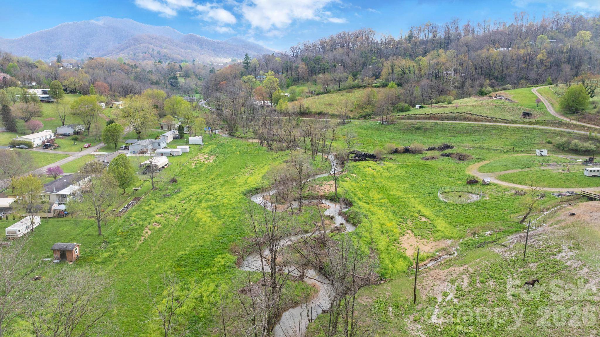 618 Beaverdam ST, Canton, NC 28716