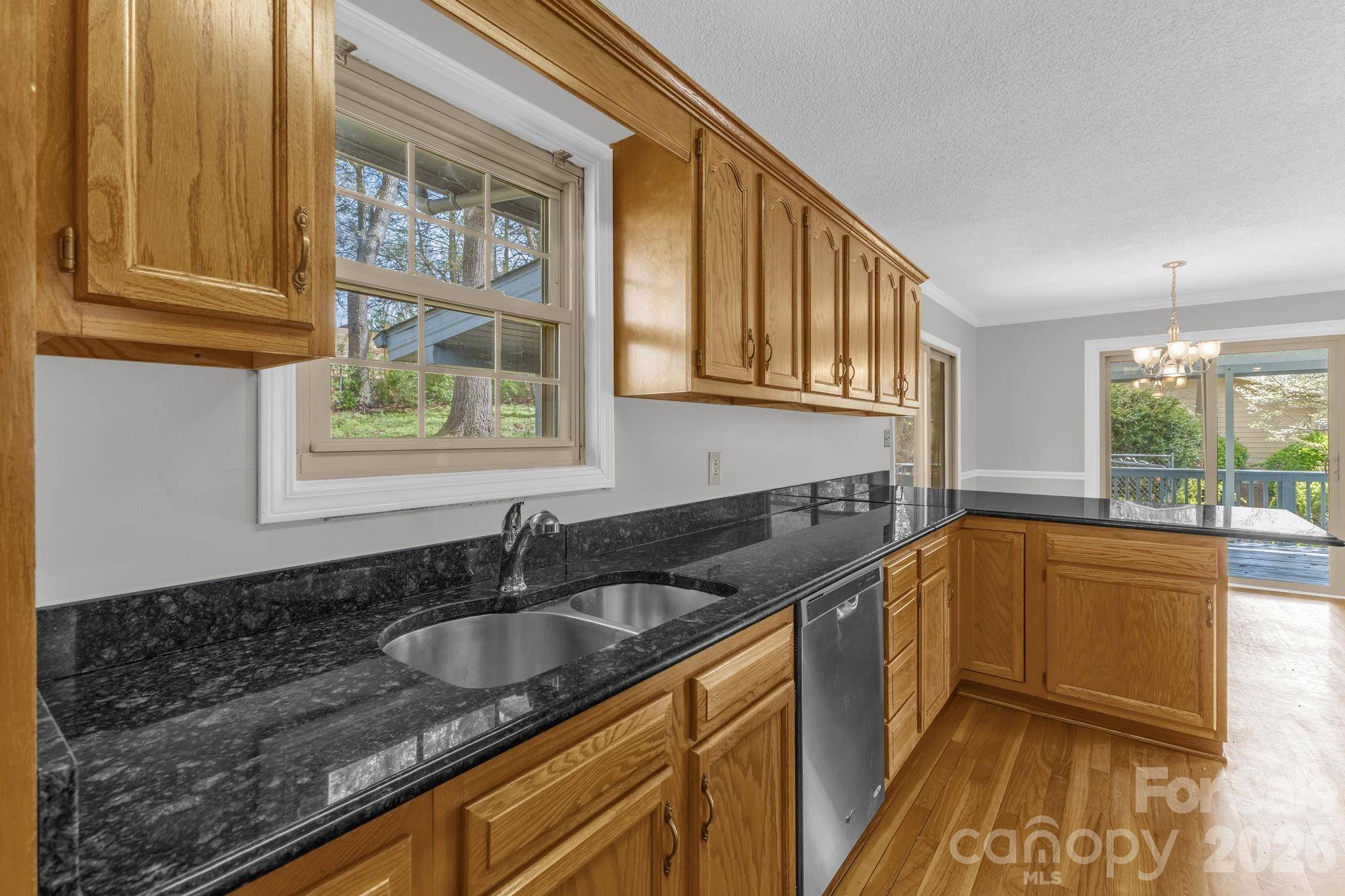 147 Elkwood RD, Asheville, NC 28804