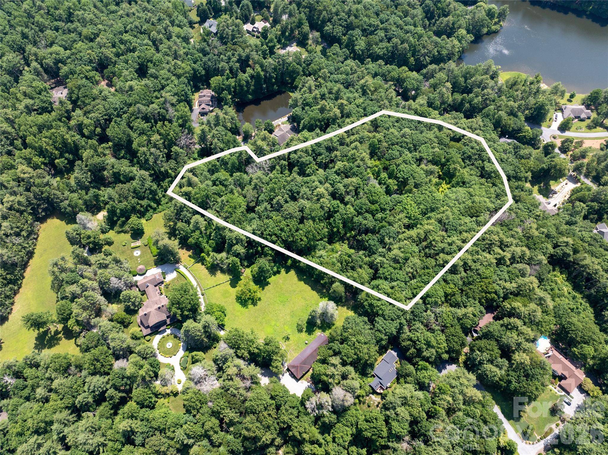 34 Oak Gate DR, Hendersonville, NC 28739