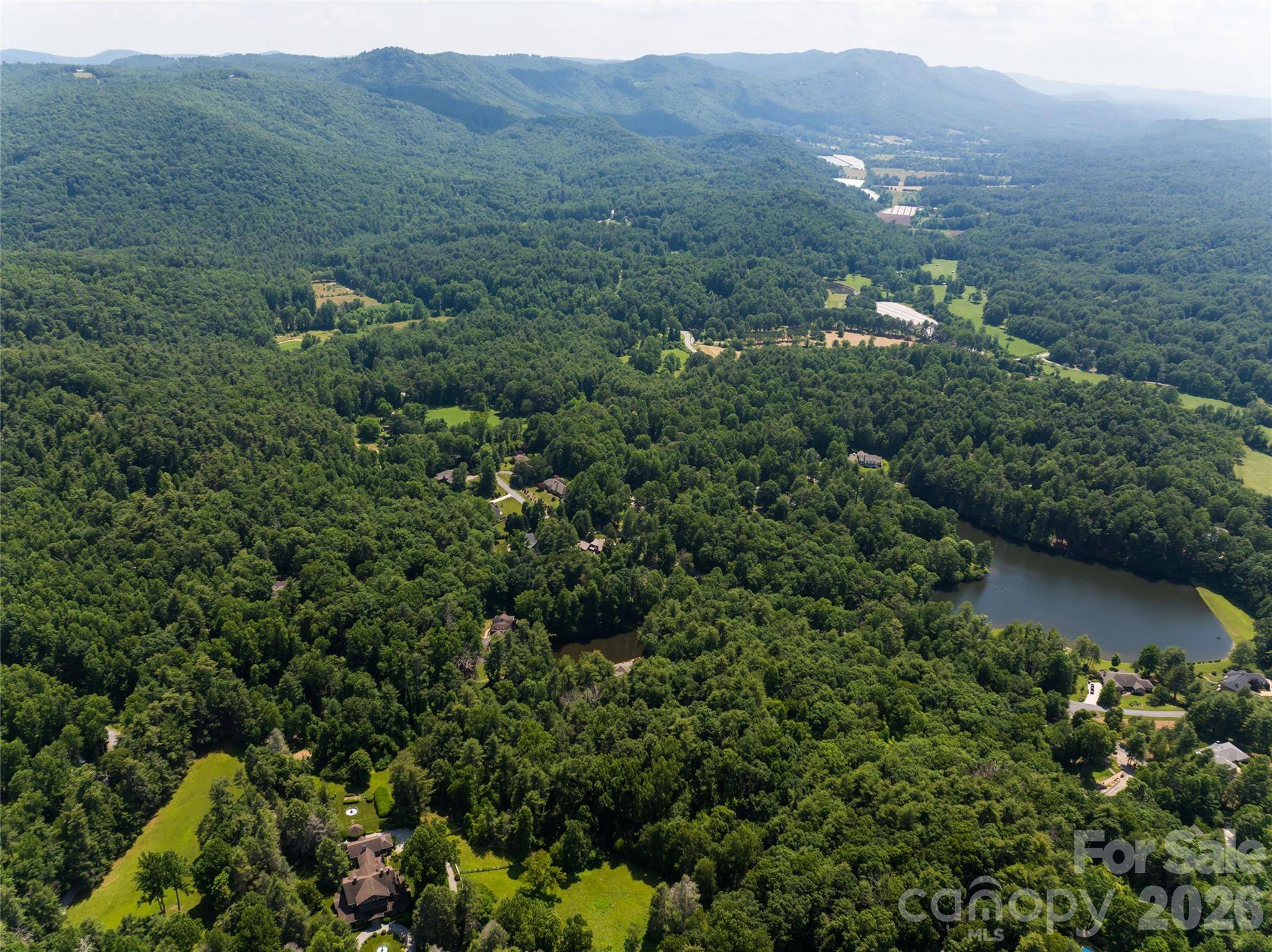 34 Oak Gate DR, Hendersonville, NC 28739