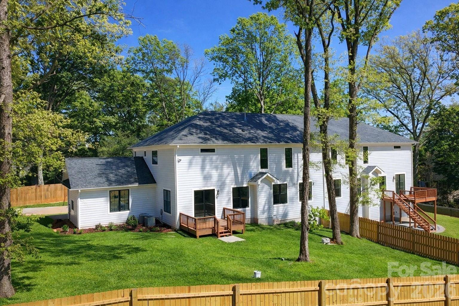 4300 Tangle DR, Charlotte, NC 28211