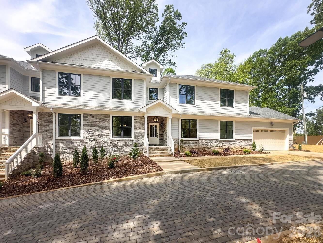 4300 Tangle DR, Charlotte, NC 28211