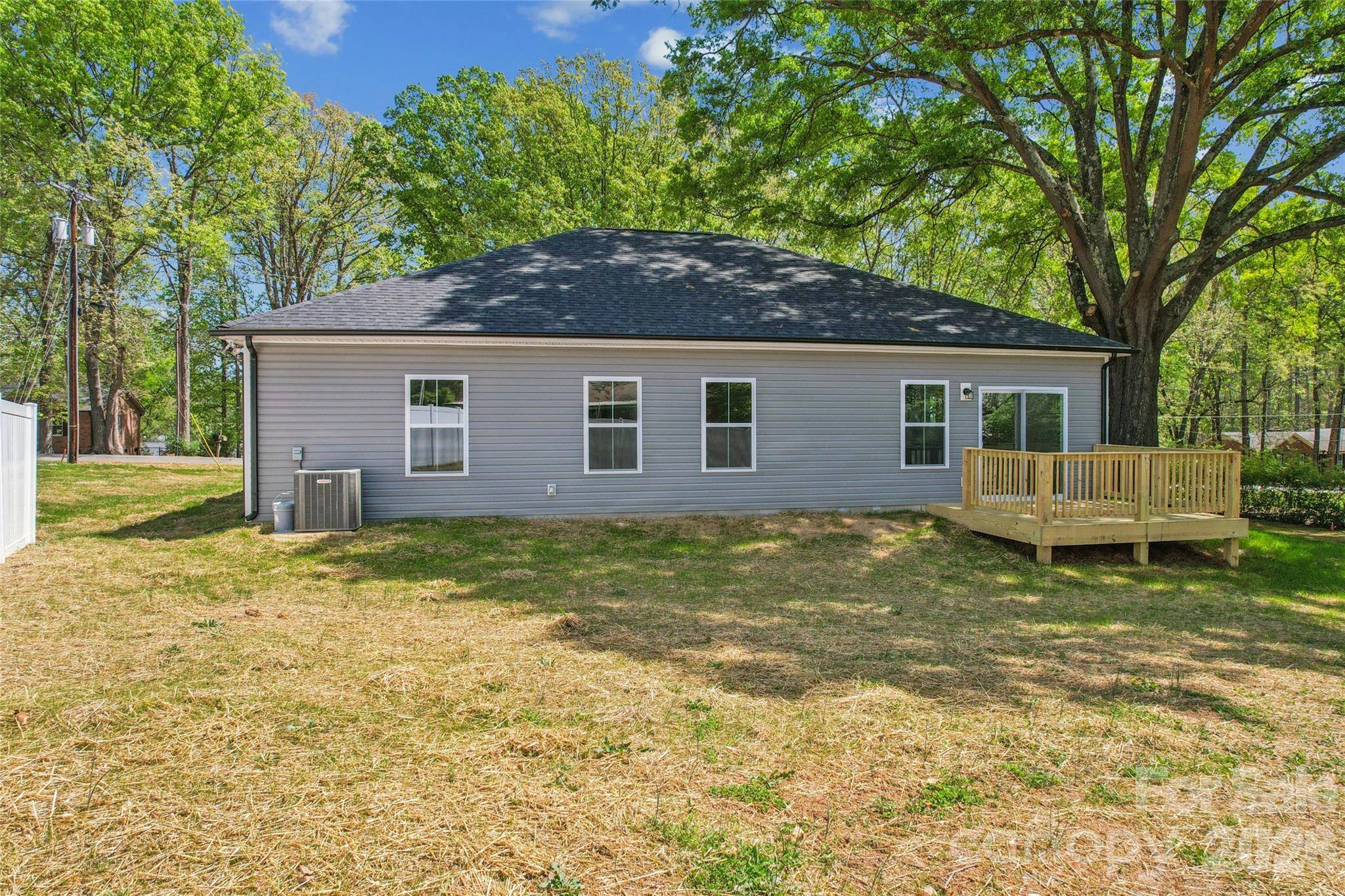 321 Henderson CIR, Harrisburg, NC 28075