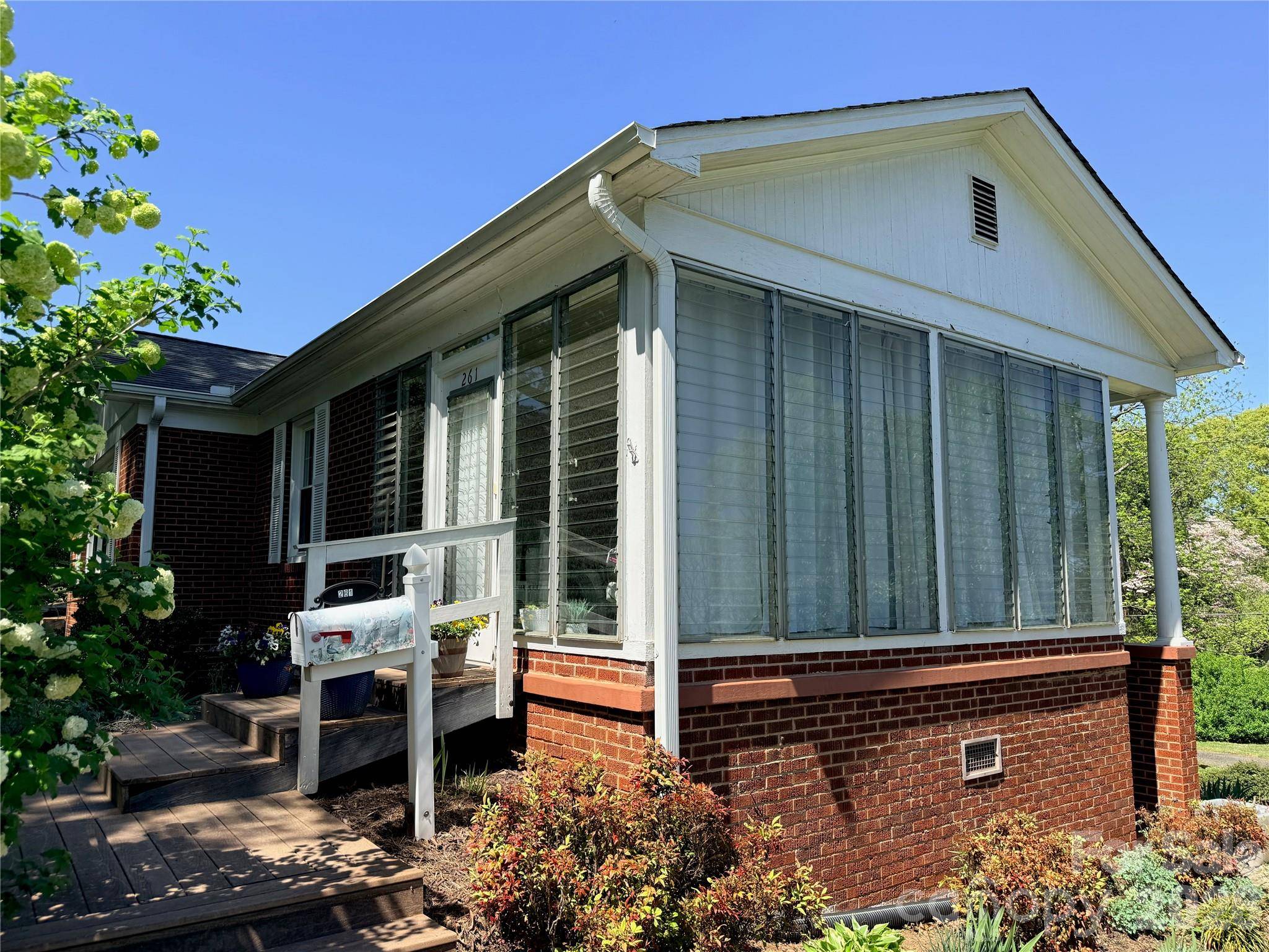 261 Old Caroleen RD, Forest City, NC 28043