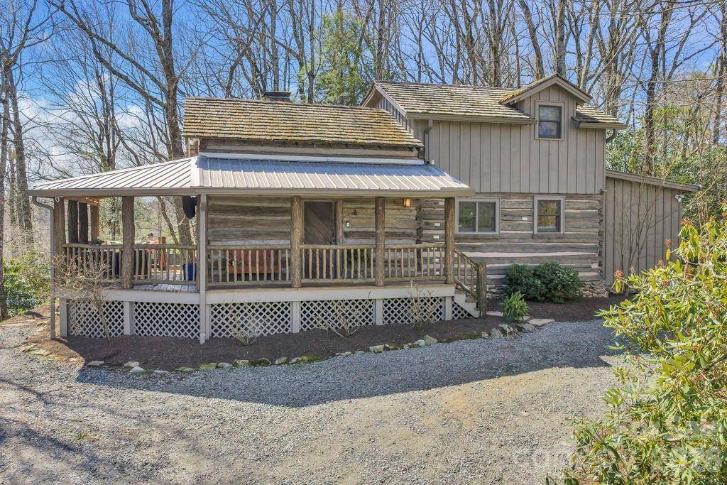 572 Skyland View DR, Blowing Rock, NC 28605
