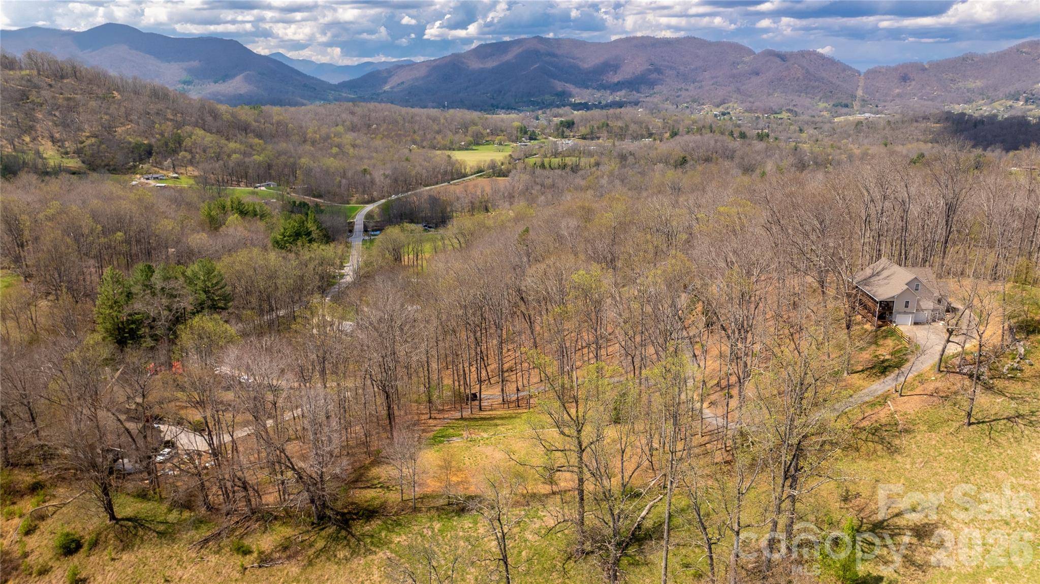 90 Last Coyote TRL, Canton, NC 28716