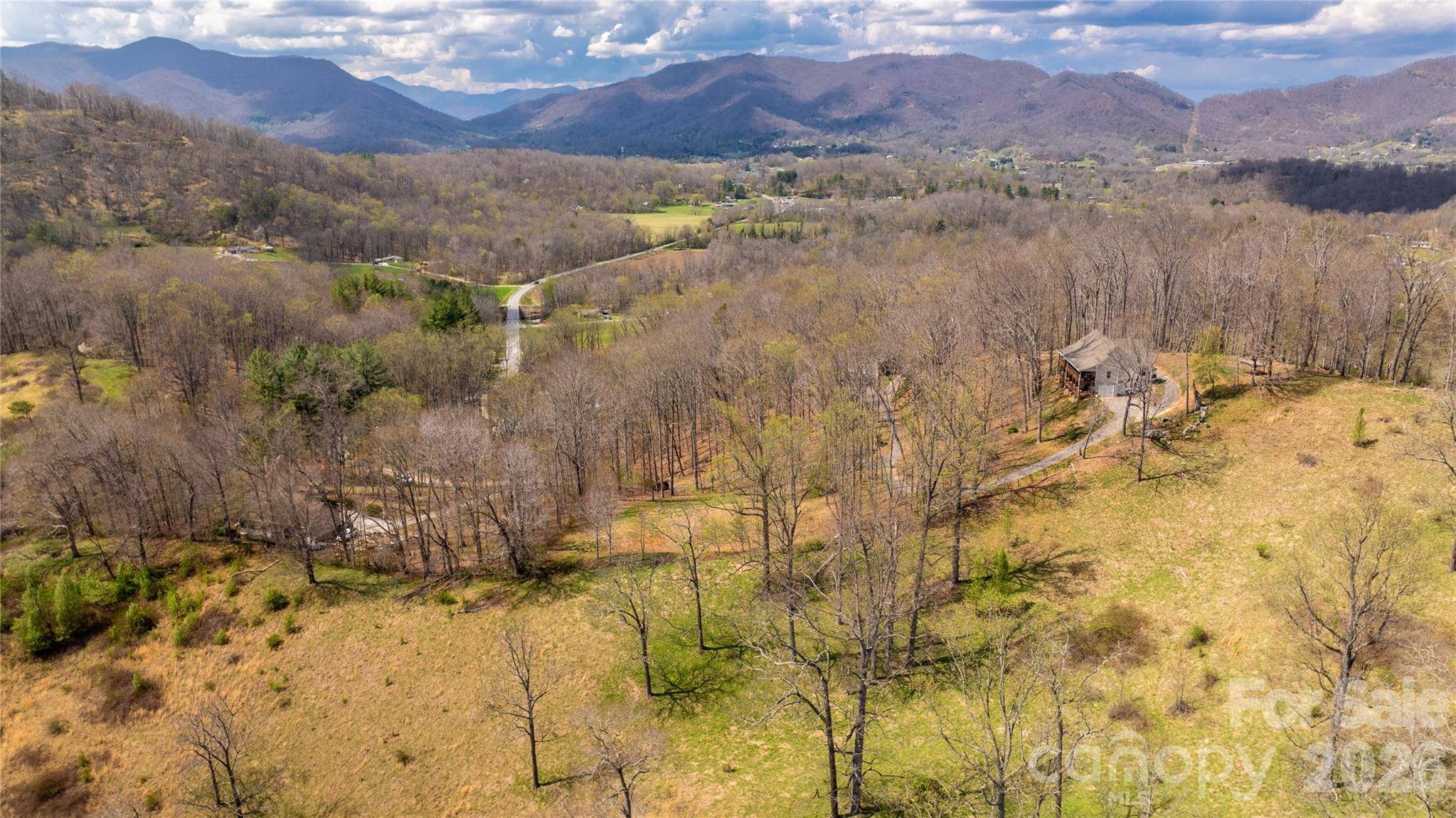 90 Last Coyote TRL, Canton, NC 28716