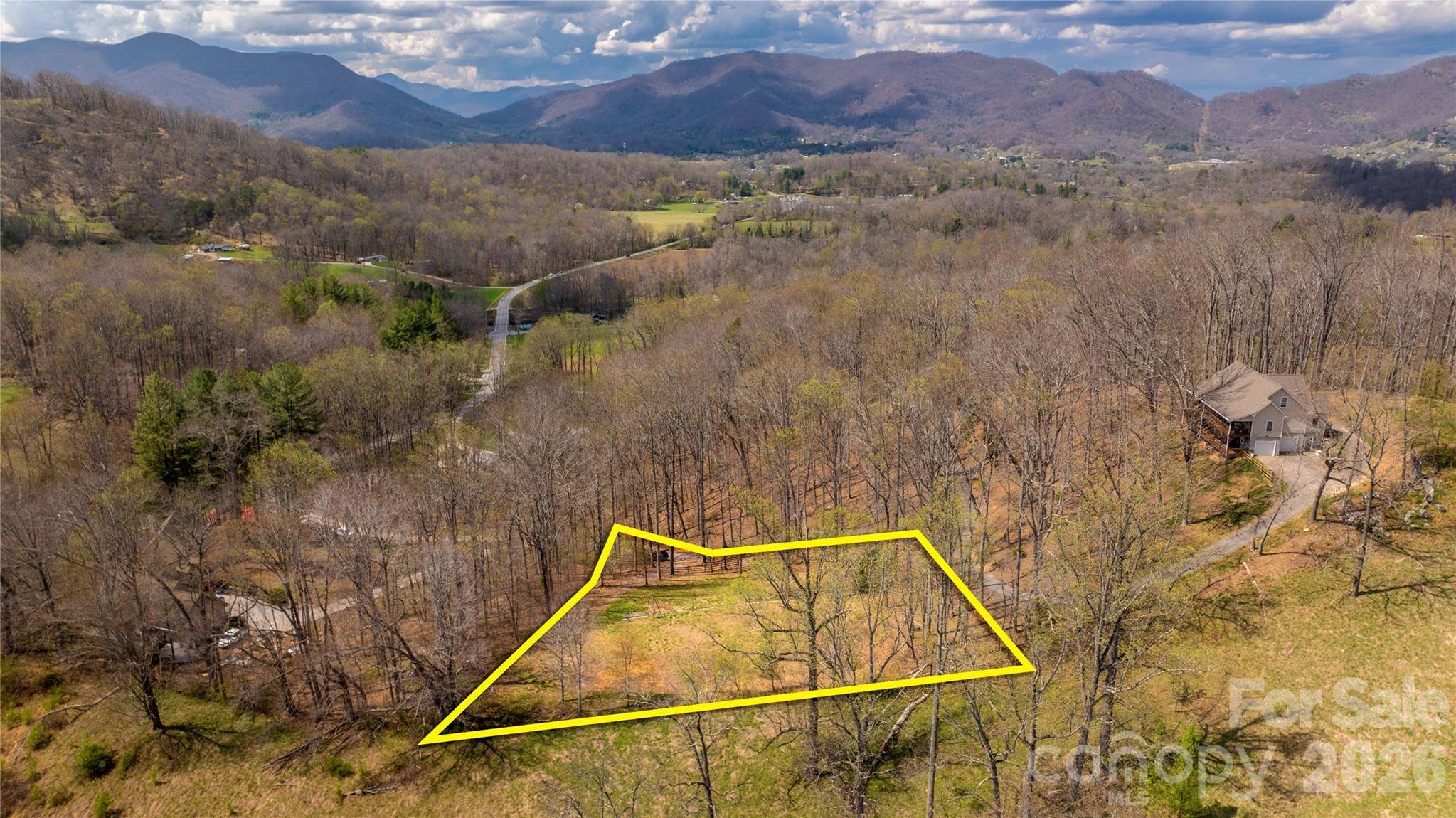 90 Last Coyote TRL, Canton, NC 28716