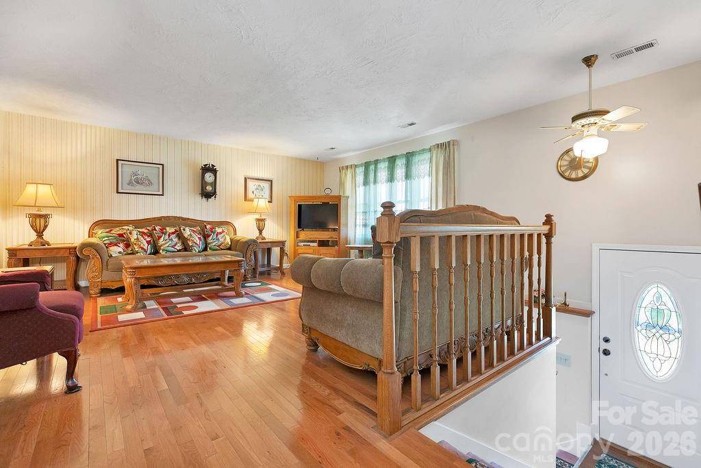 1482 Island Ford RD, Brevard, NC 28712