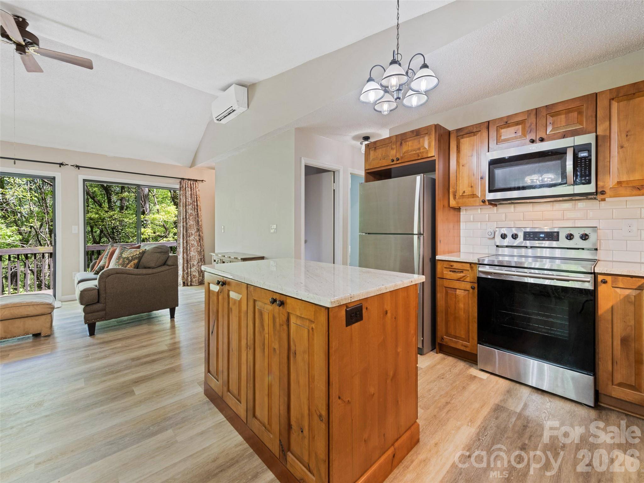 662 Locust DR, Maggie Valley, NC 28751