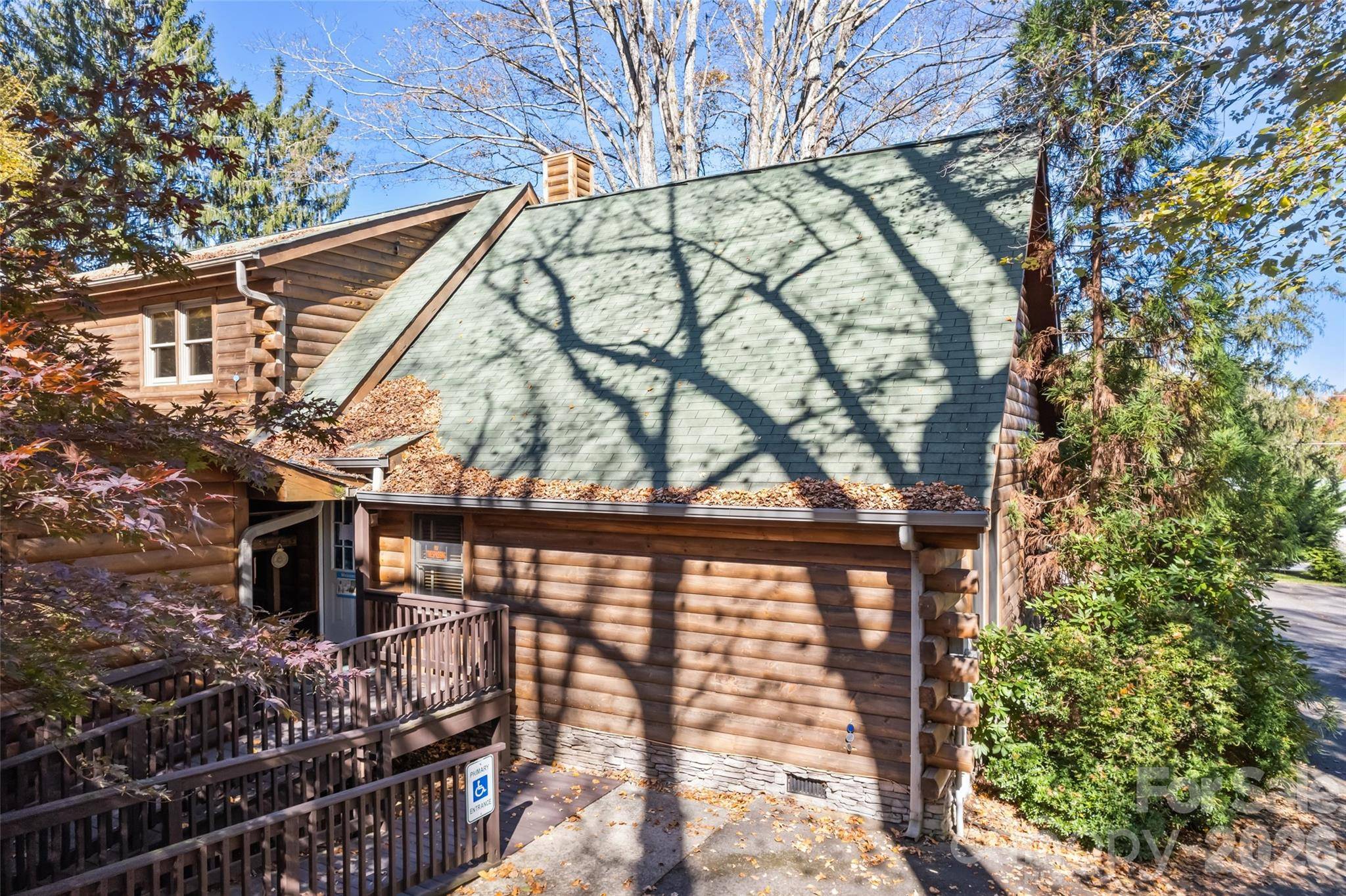 26 Gaddis Branch RD, Maggie Valley, NC 28751