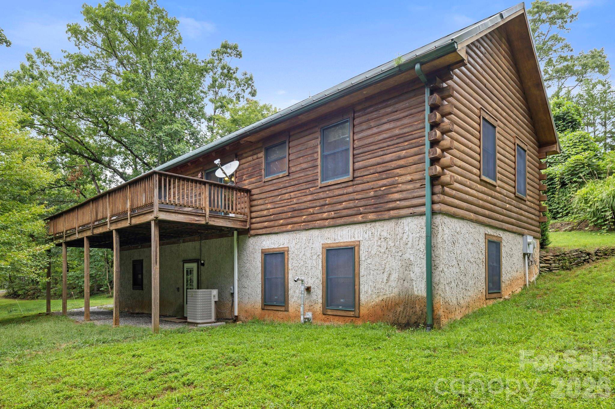 266 Rhododendron DR, Saluda, NC 28773