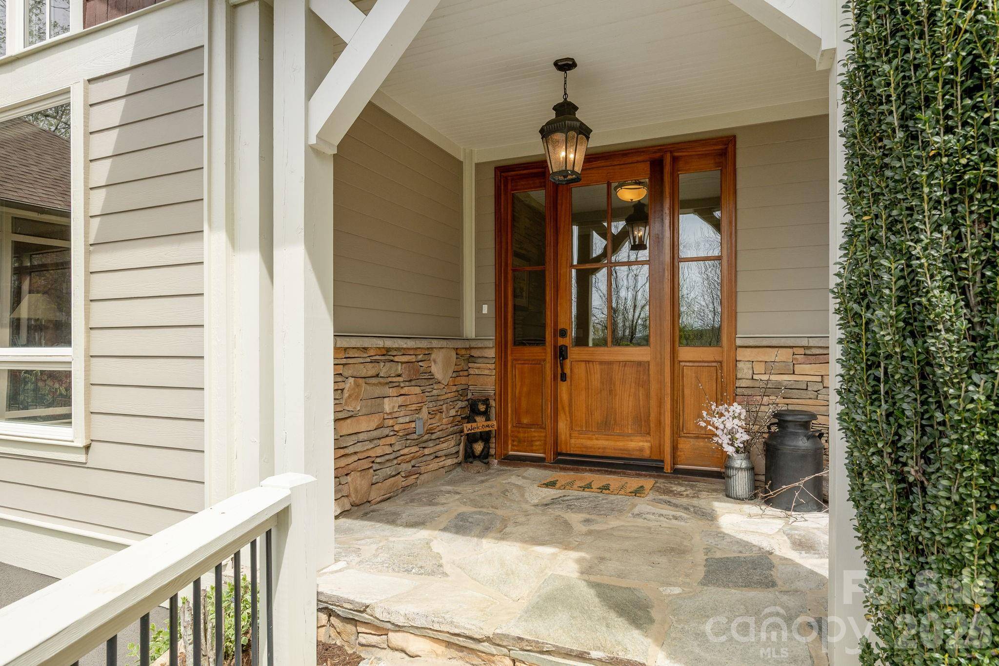 315 Crossvine TRL, Hendersonville, NC 28739