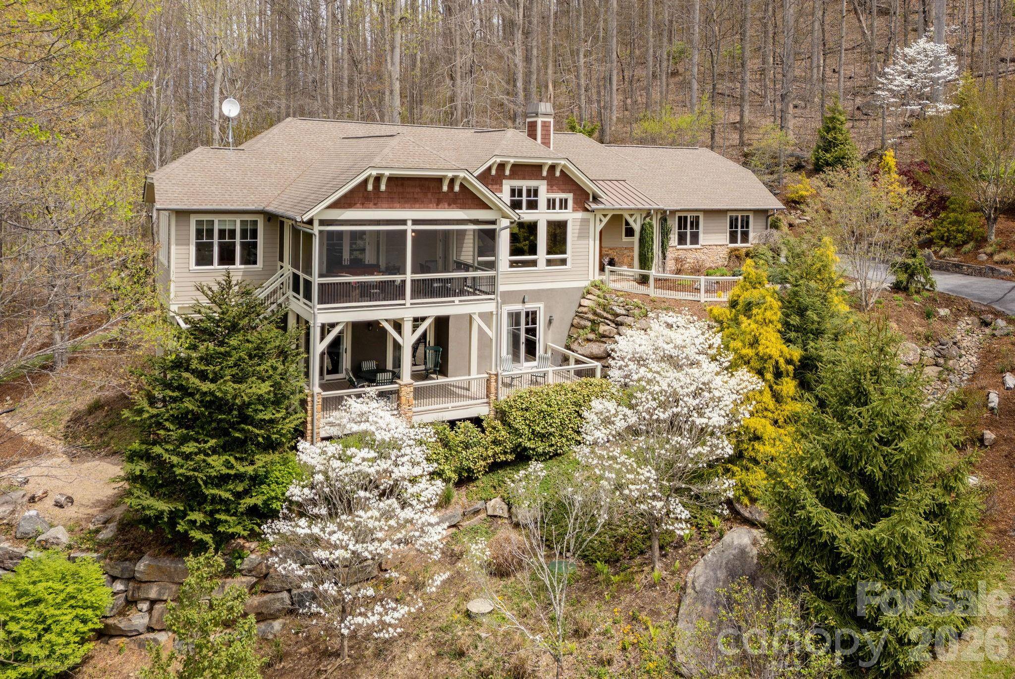 315 Crossvine TRL, Hendersonville, NC 28739