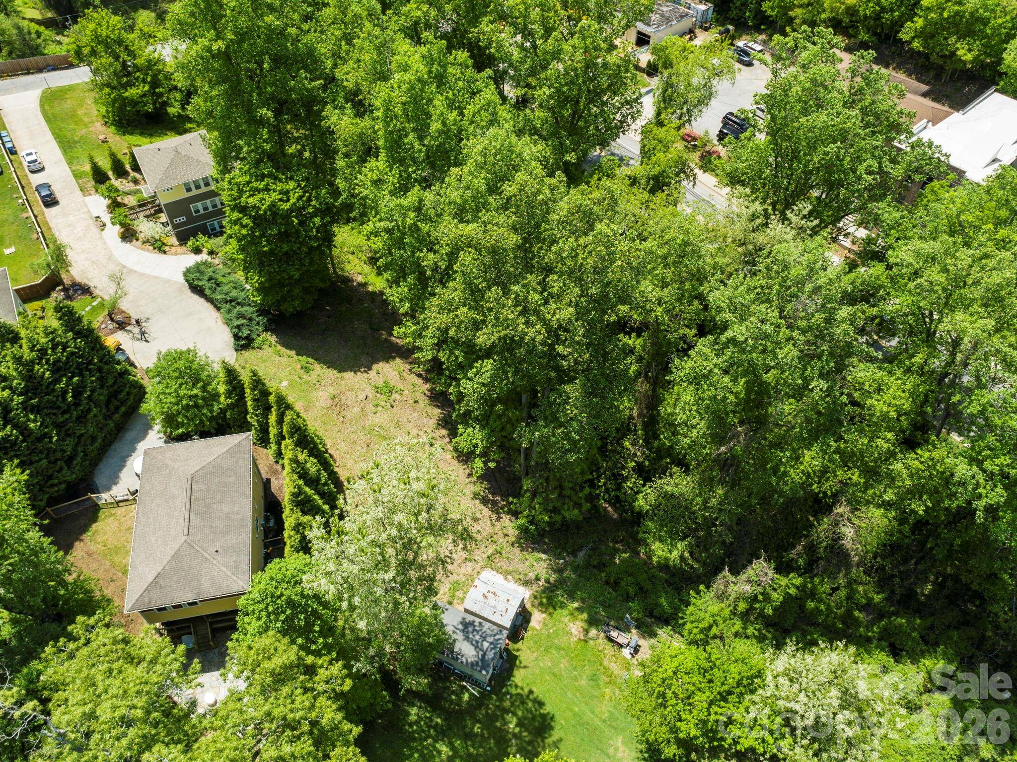 20 Riverlink LN, Asheville, NC 28806