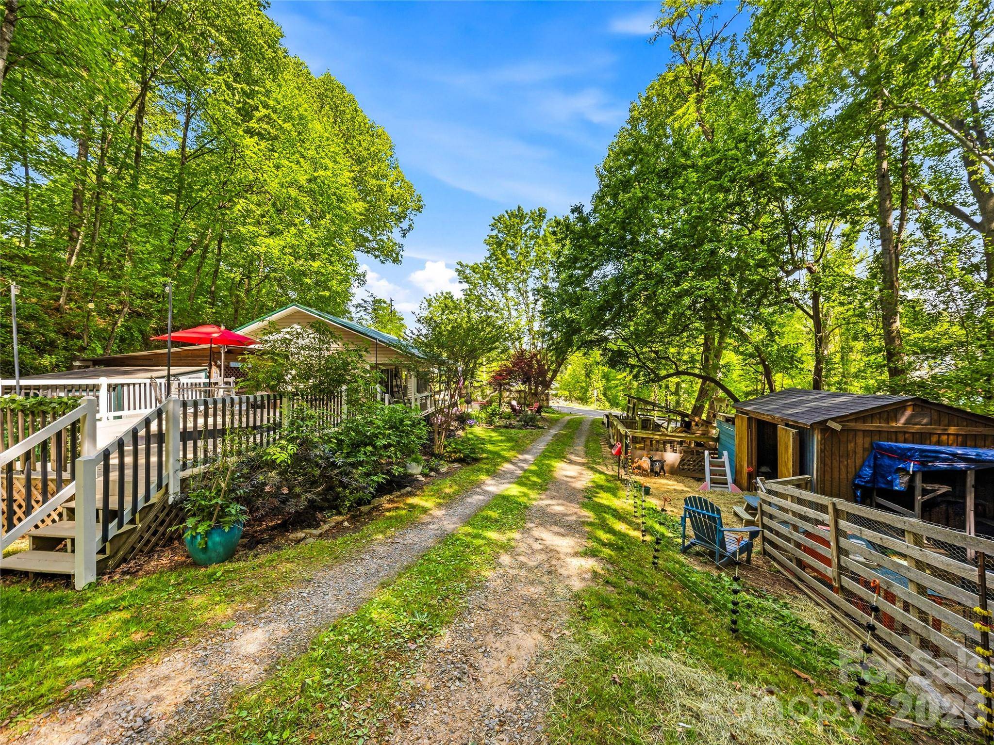103 Old US 19 23 HWY, Candler, NC 28715