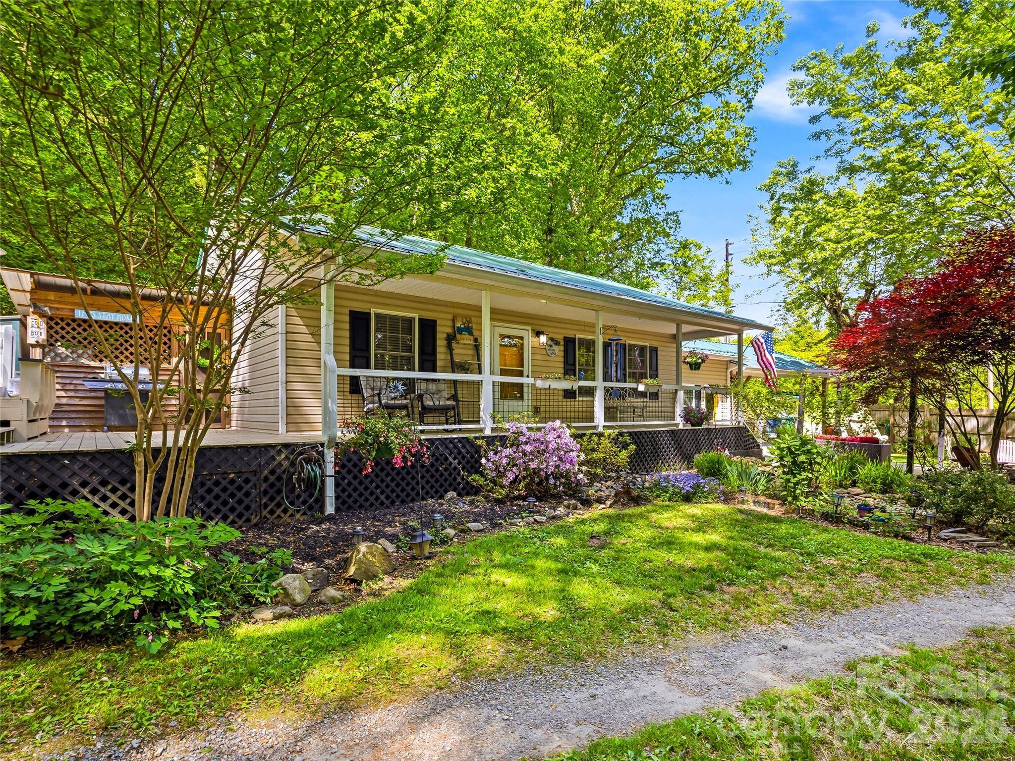 103 Old US 19 23 HWY, Candler, NC 28715