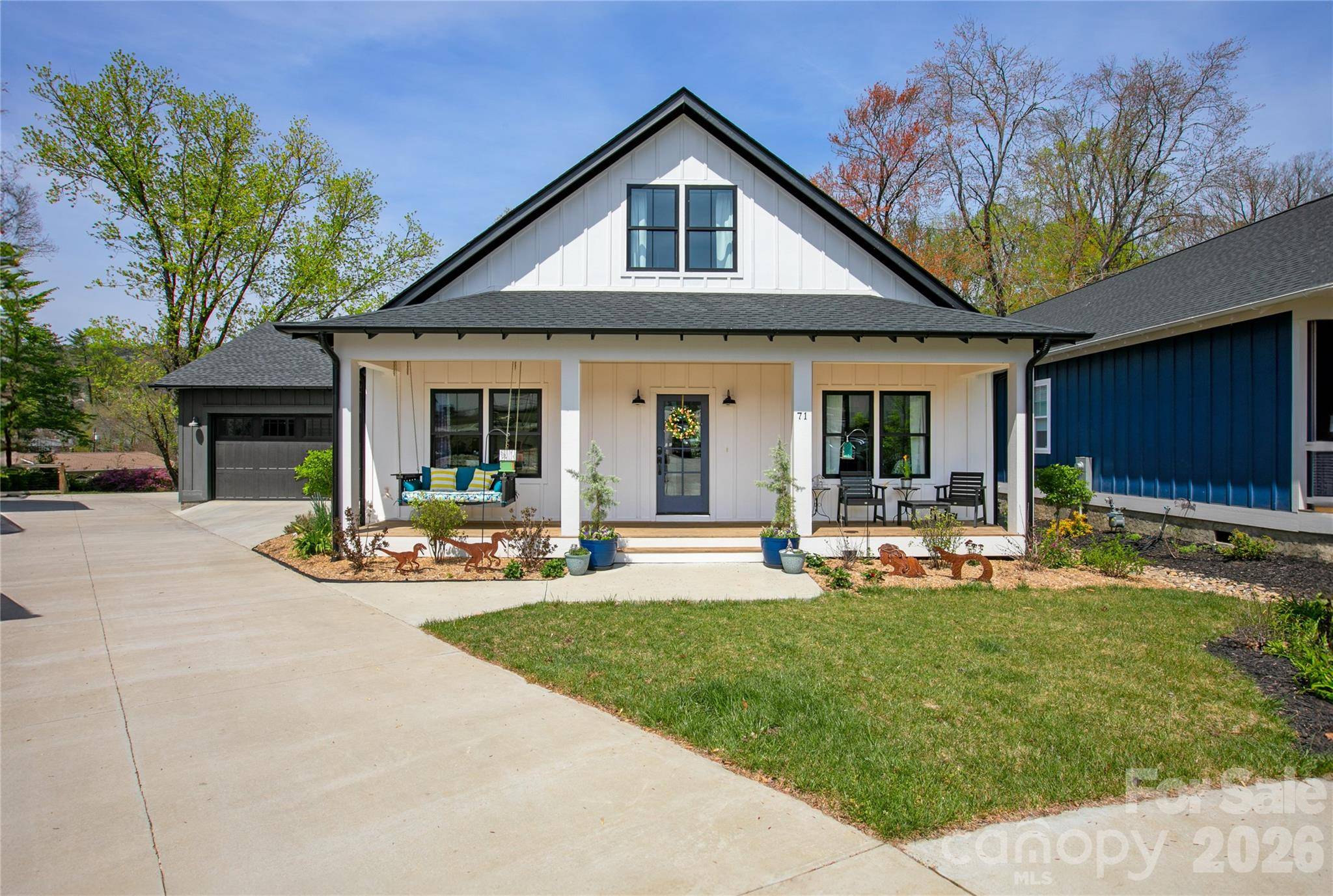 71 Hidden Pond LN, Brevard, NC 28712