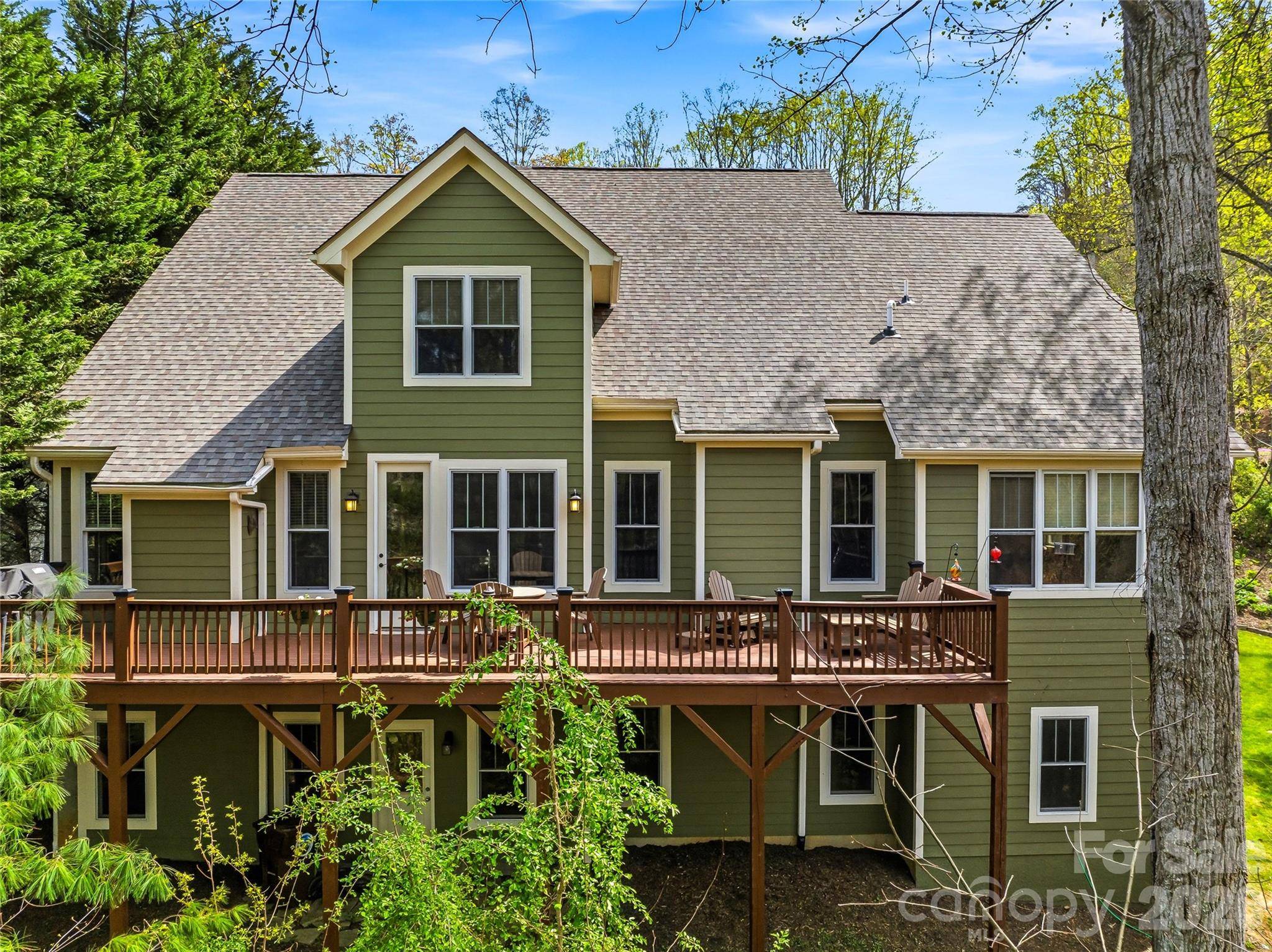 61 Village Pointe LN, Asheville, NC 28803