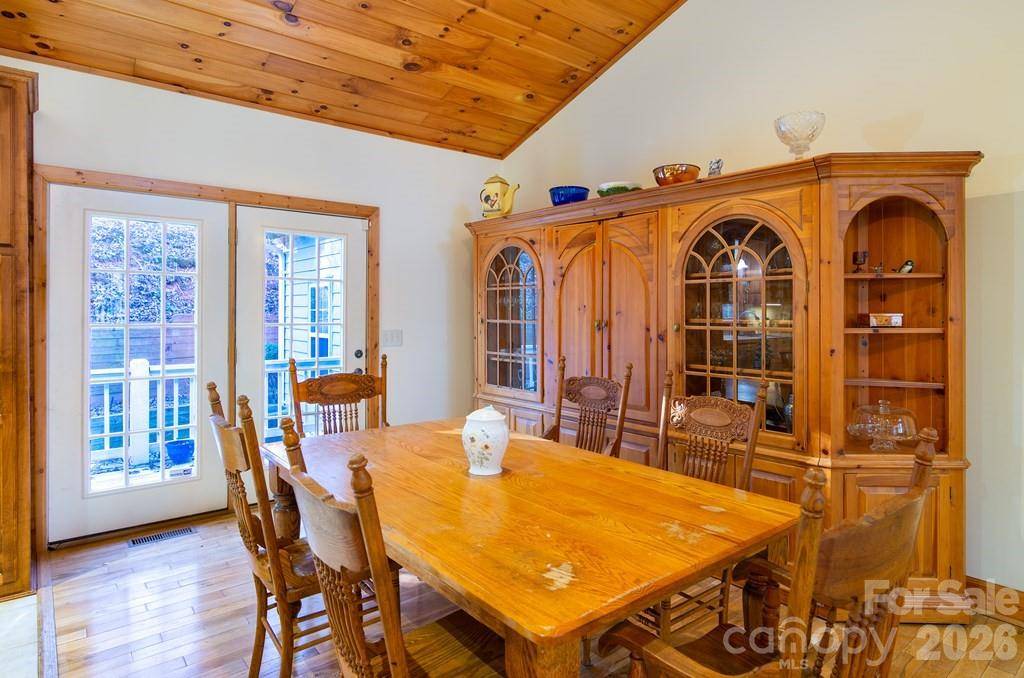 241 Crocus LN, Sylva, NC 28779