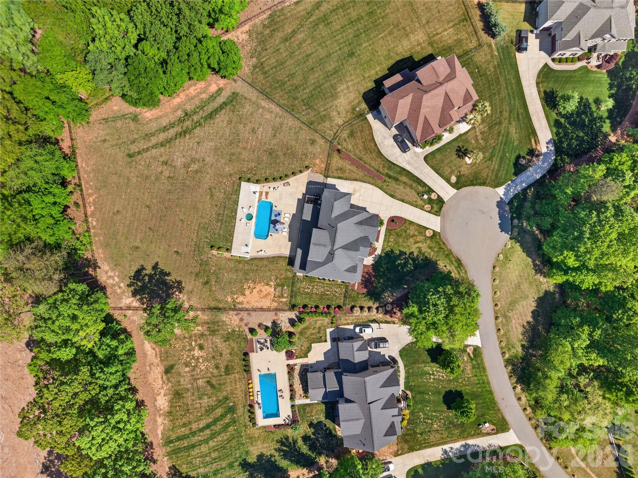 121 Leeward Shoals LN, Mooresville, NC 28117
