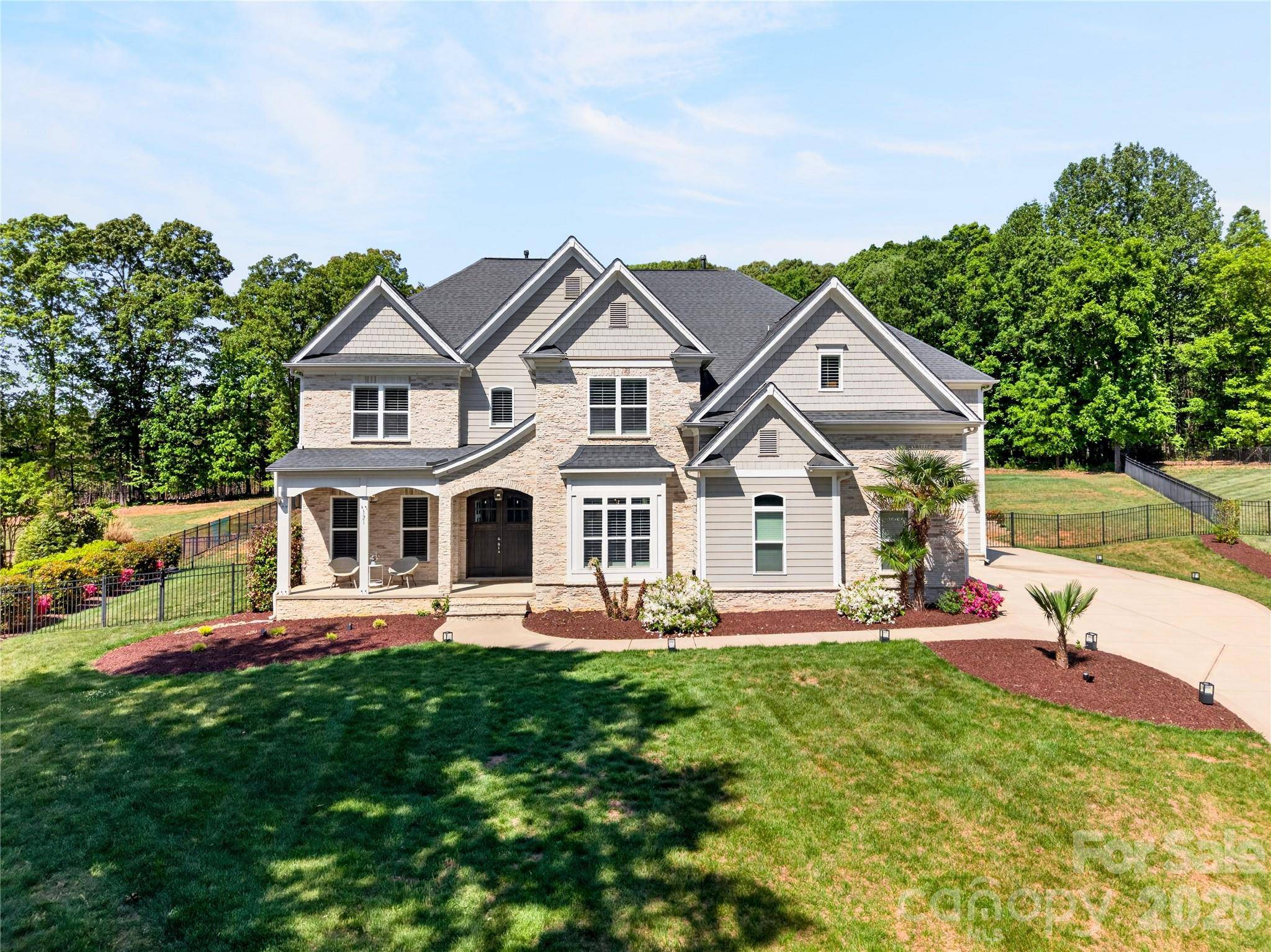 121 Leeward Shoals LN, Mooresville, NC 28117