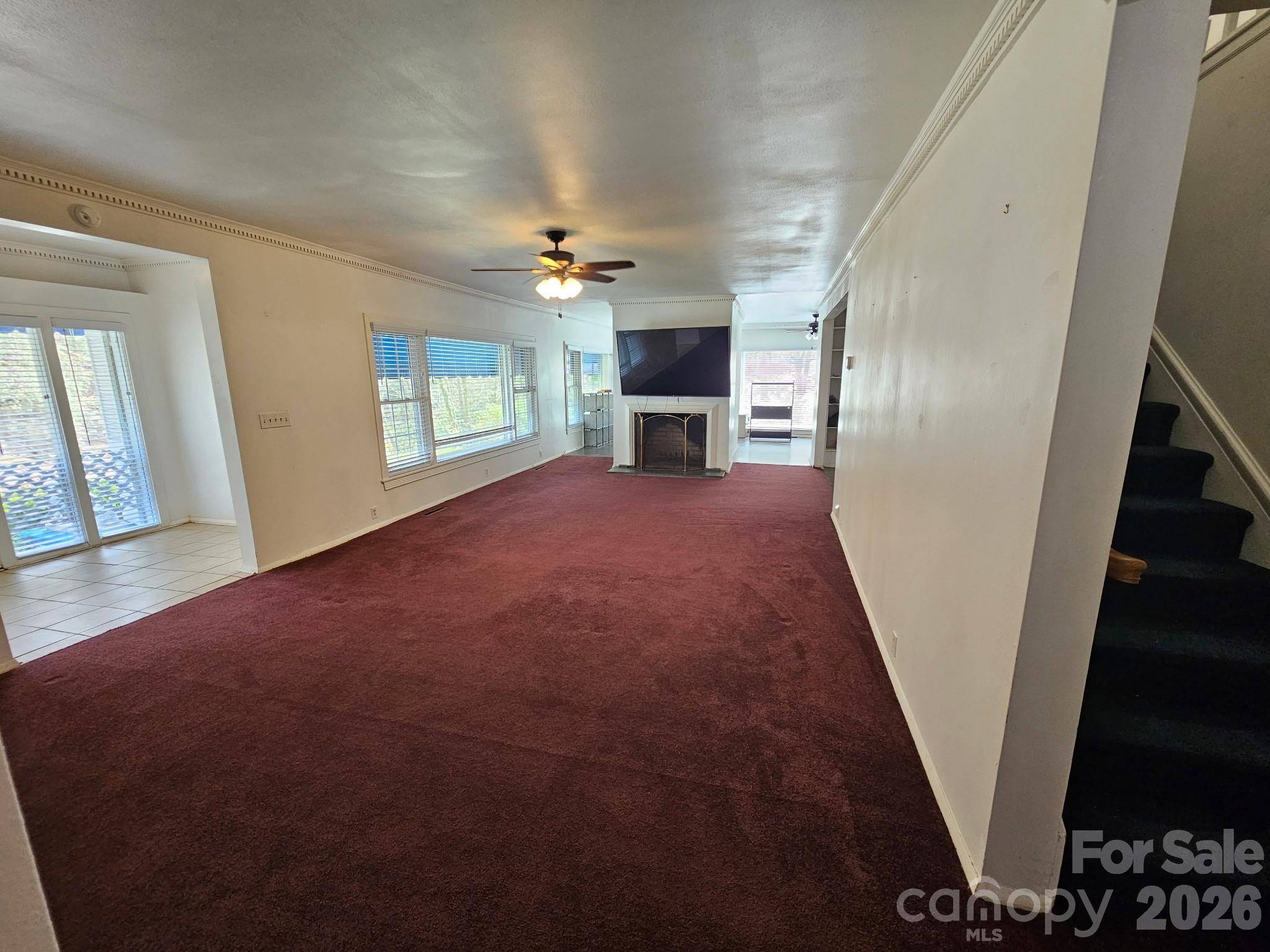 34 Landfair LN, Hendersonville, NC 28792