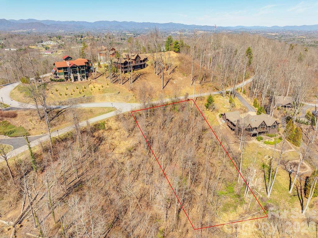 61 Ben Lippen School RD, Asheville, NC 28806