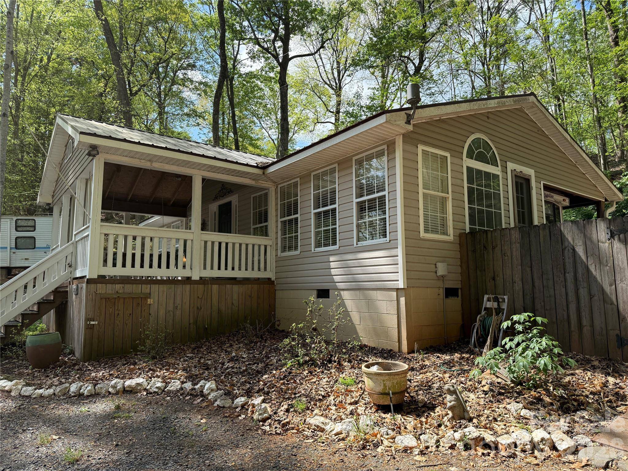 113/115 Indian Harbor CIR #E234/235, Mount Gilead, NC 27306