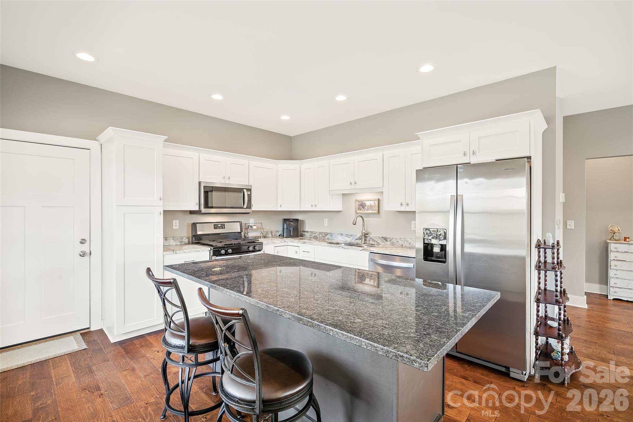 223 River Breeze LN, Etowah, NC 28729