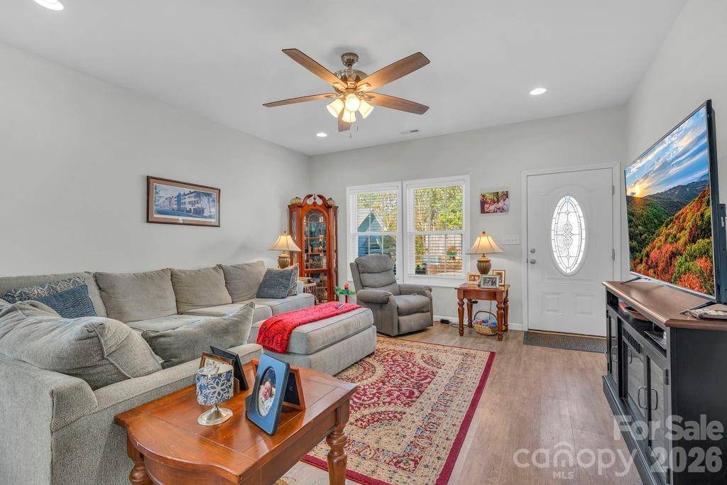24 Merideth DR #A, Marion, NC 28752