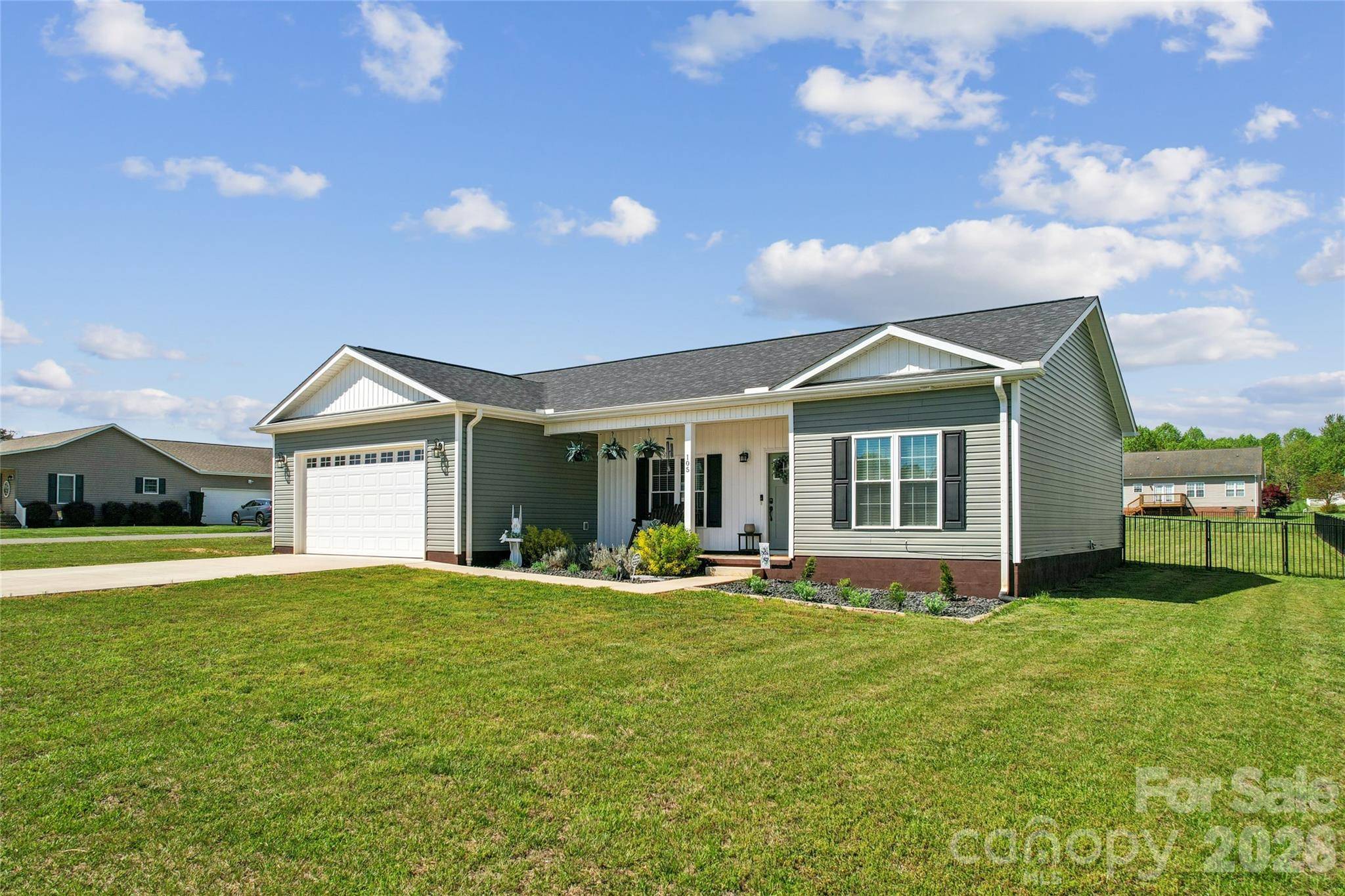 105 E Dundee CT, Statesville, NC 28625