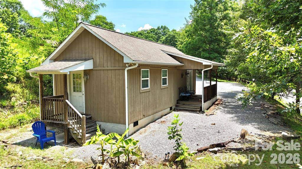 37 Coyote DR, Marion, NC 28752