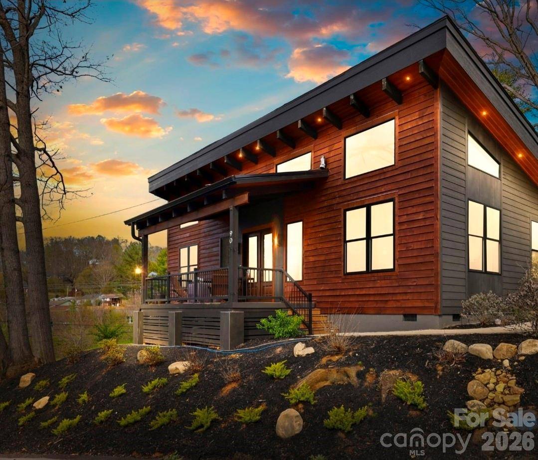 90 Summitt ST, Waynesville, NC 28786