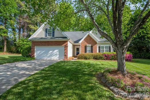 1614 Iverness CT, Gastonia, NC 28056