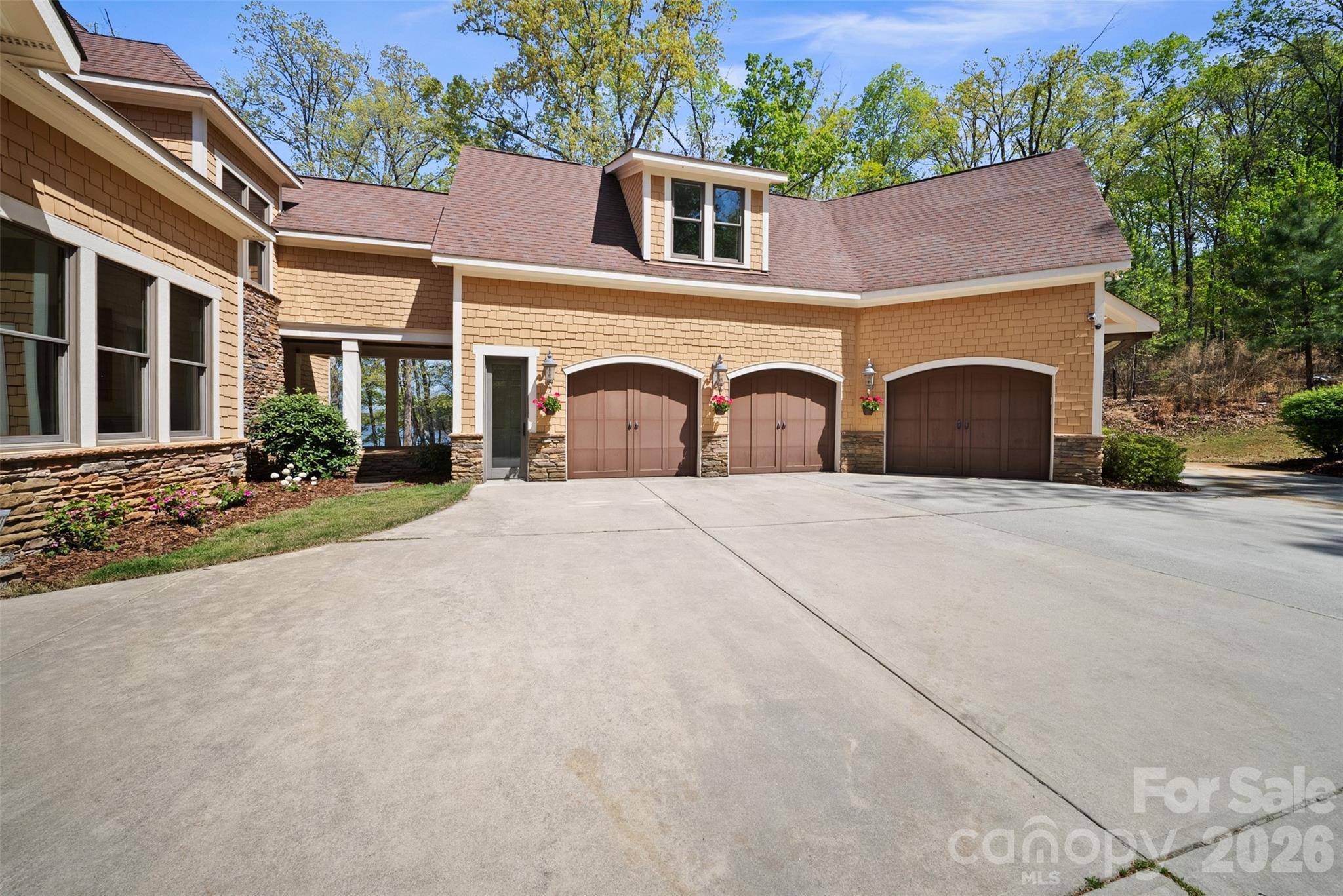 2312 Rocky Cove LN, Denton, NC 27239
