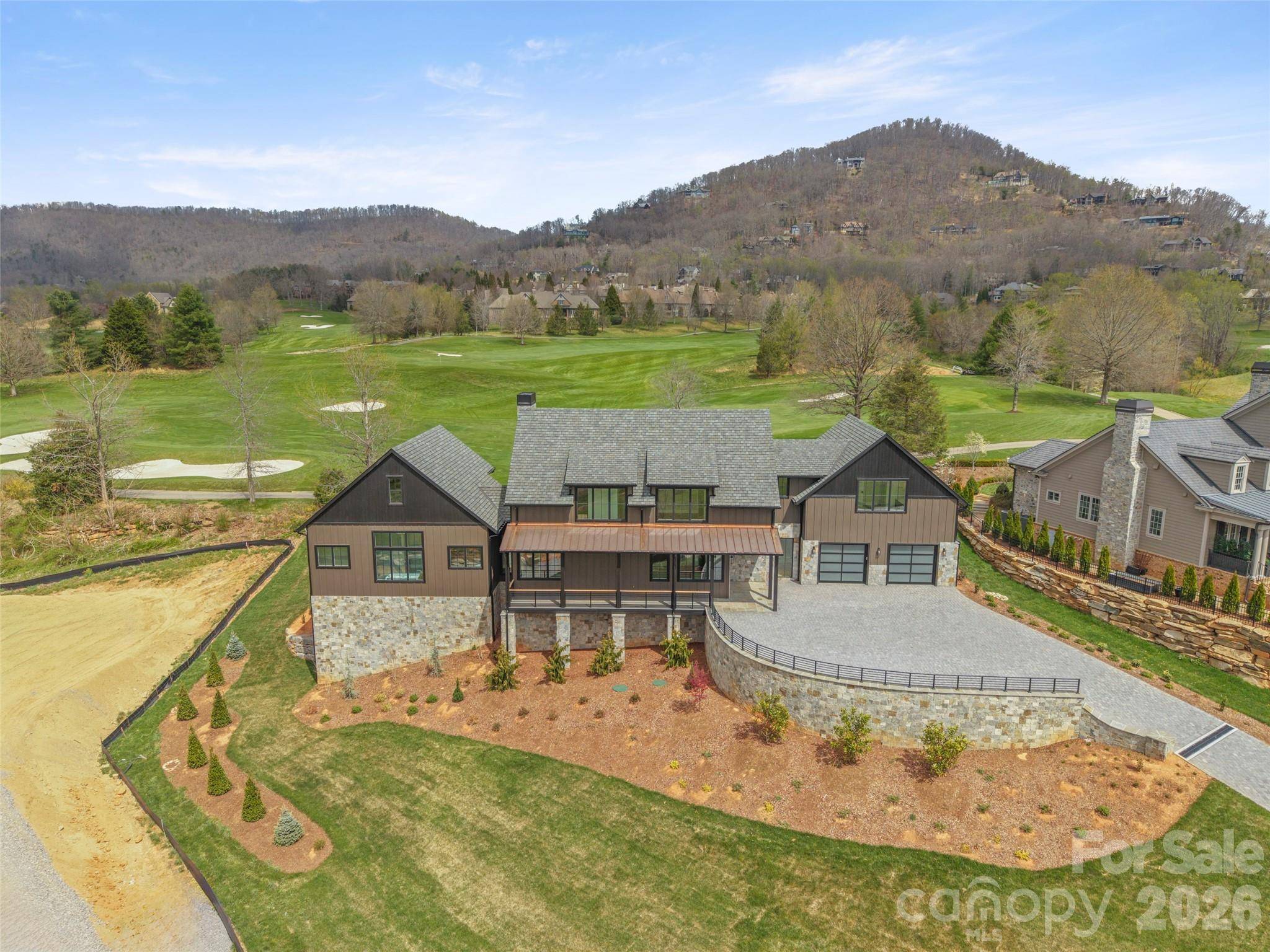 6 Walnut Valley Pkwy, Arden, NC 28704