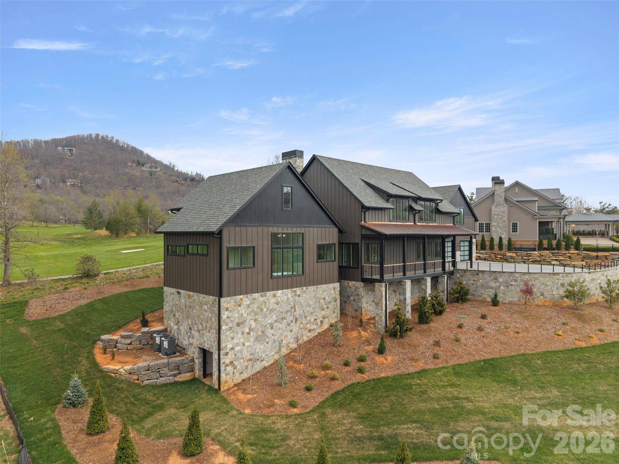 6 Walnut Valley Pkwy, Arden, NC 28704