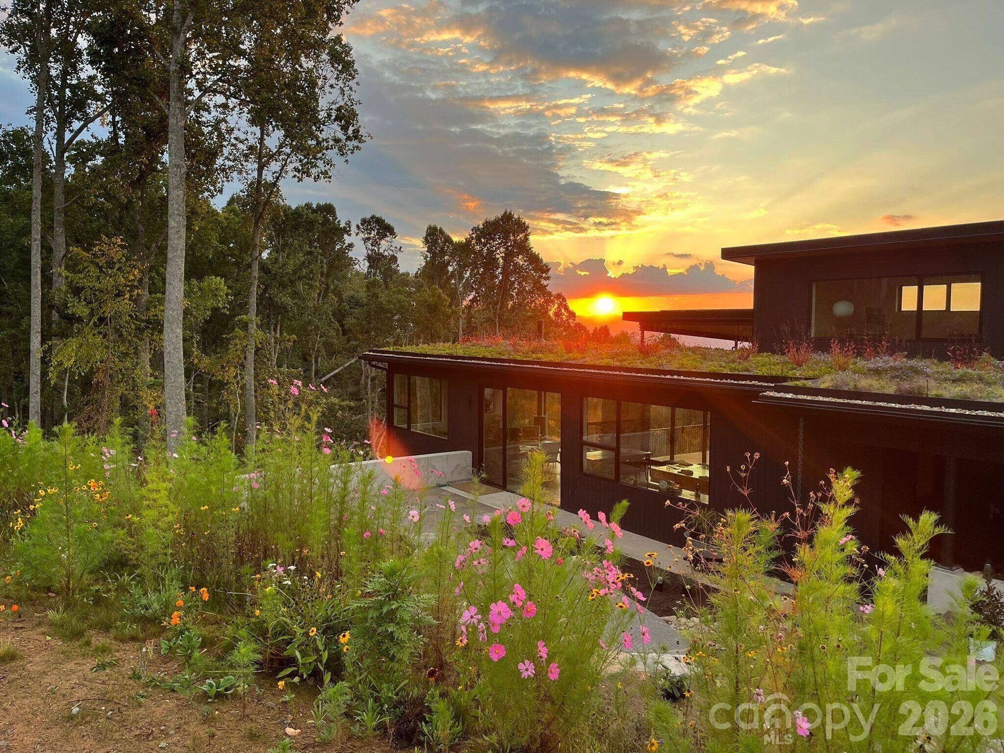122 Elk Wallow TRL, Asheville, NC 28804