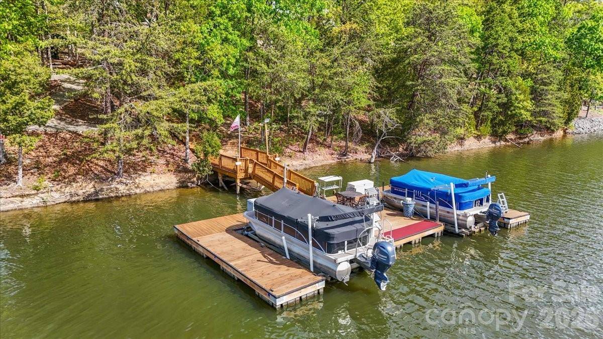 135 Harbor DR W, Lexington, NC 27292