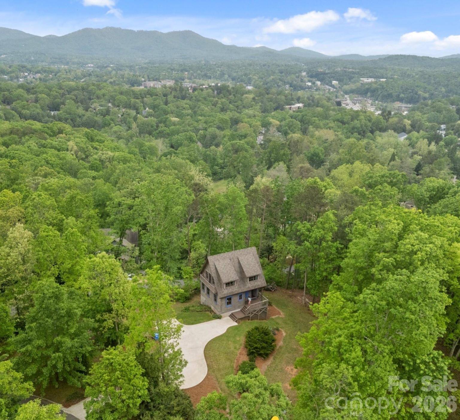 106 McCauley DR, Asheville, NC 28803